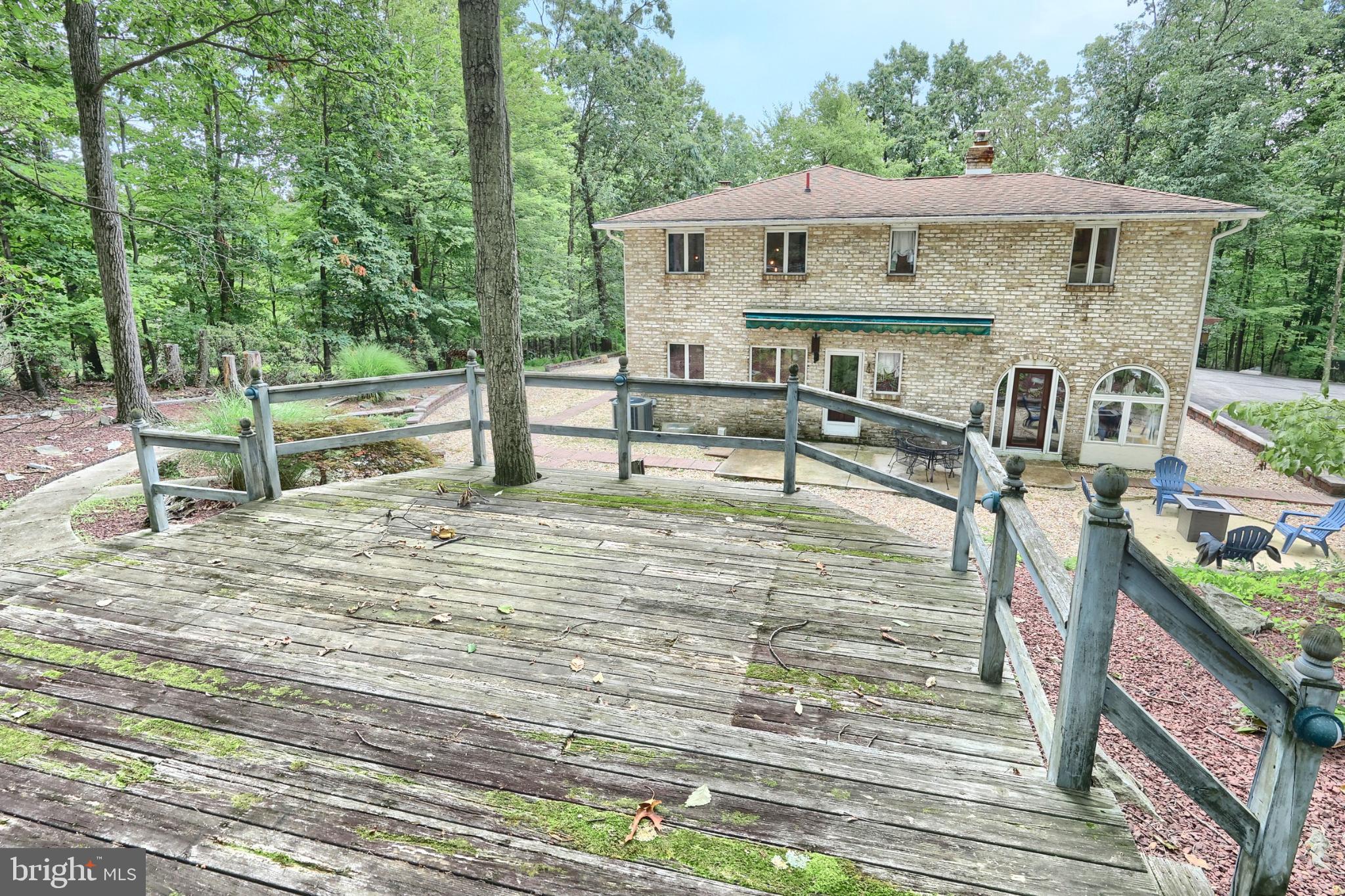 LAUREL WOODS - Residential