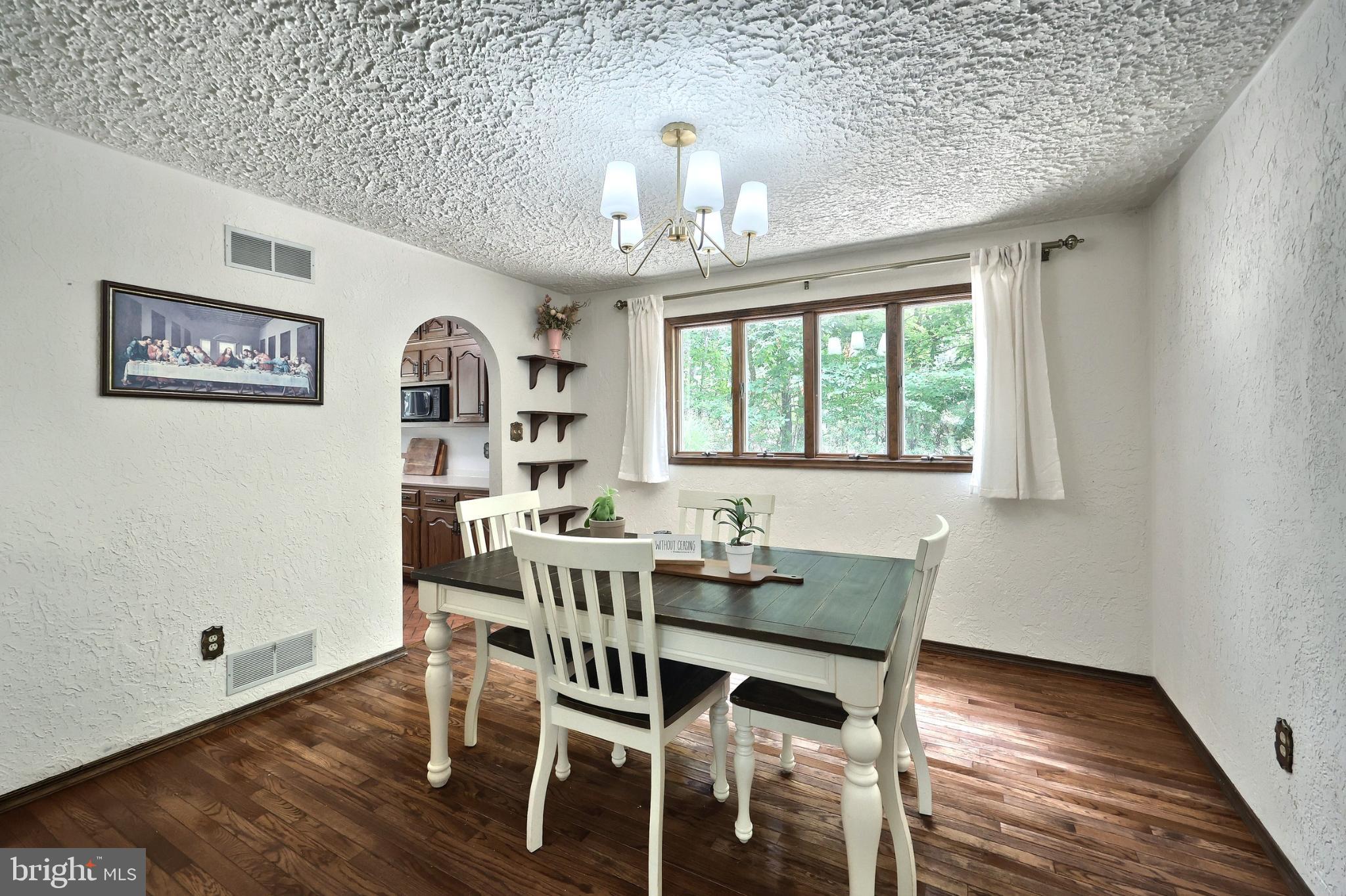 LAUREL WOODS - Residential