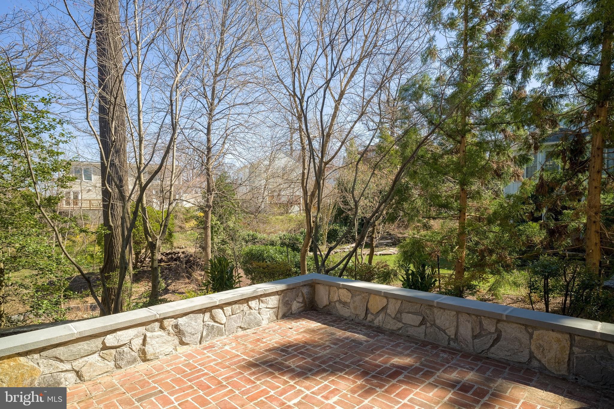 WOODMONT - Residential