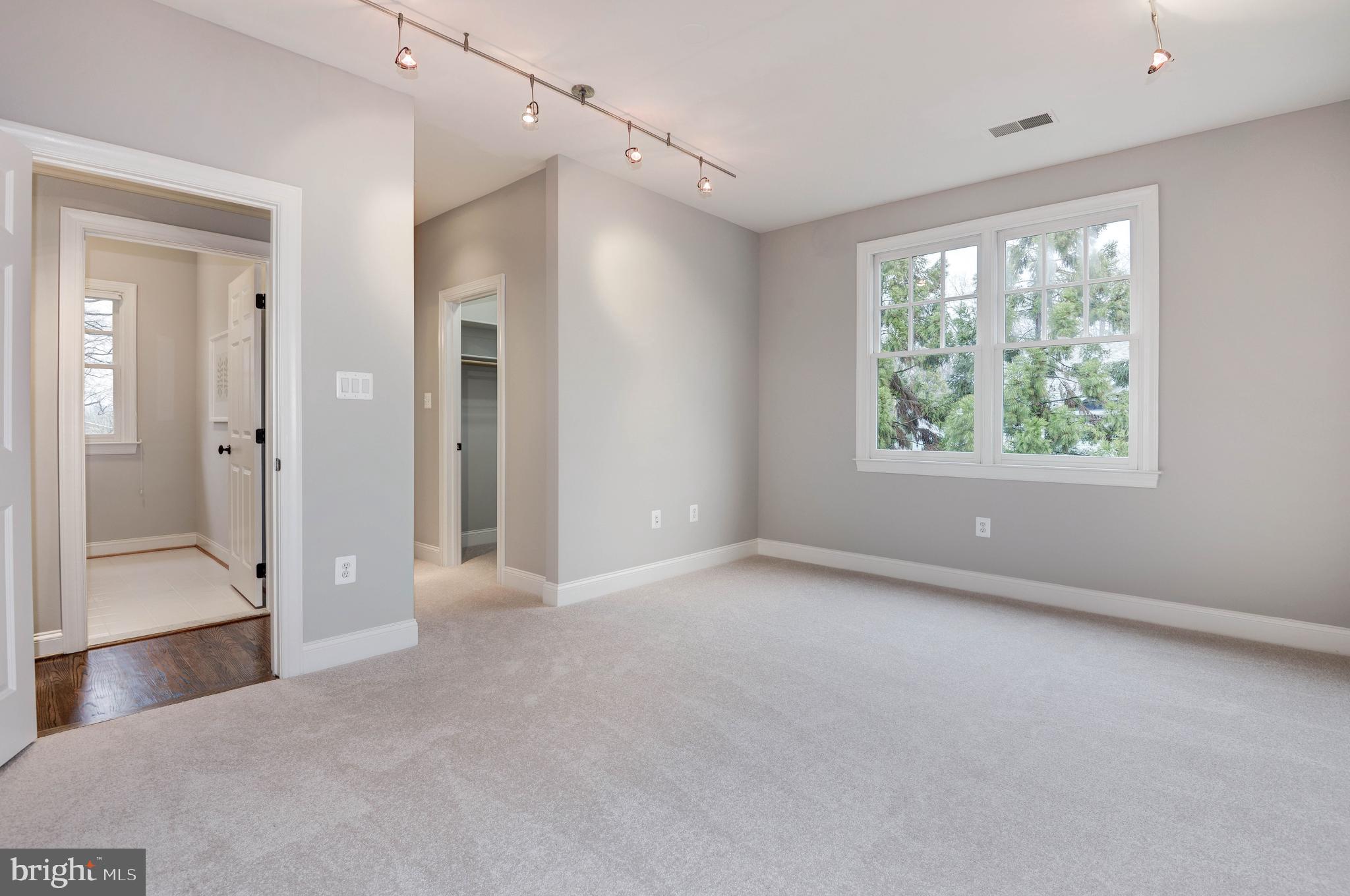 WOODMONT - Residential