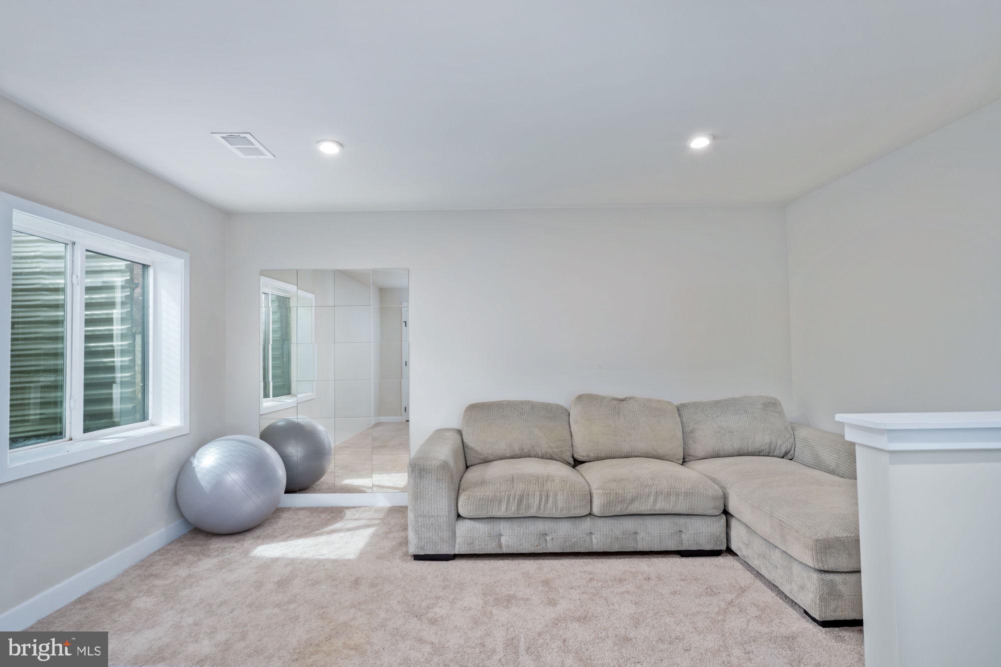 FREDERICKSBURG CITY - Residential Lease