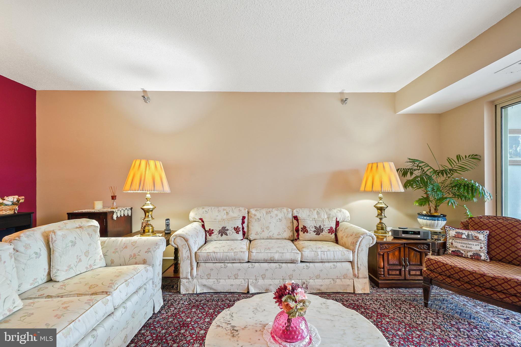 LEISURE WORLD - Residential