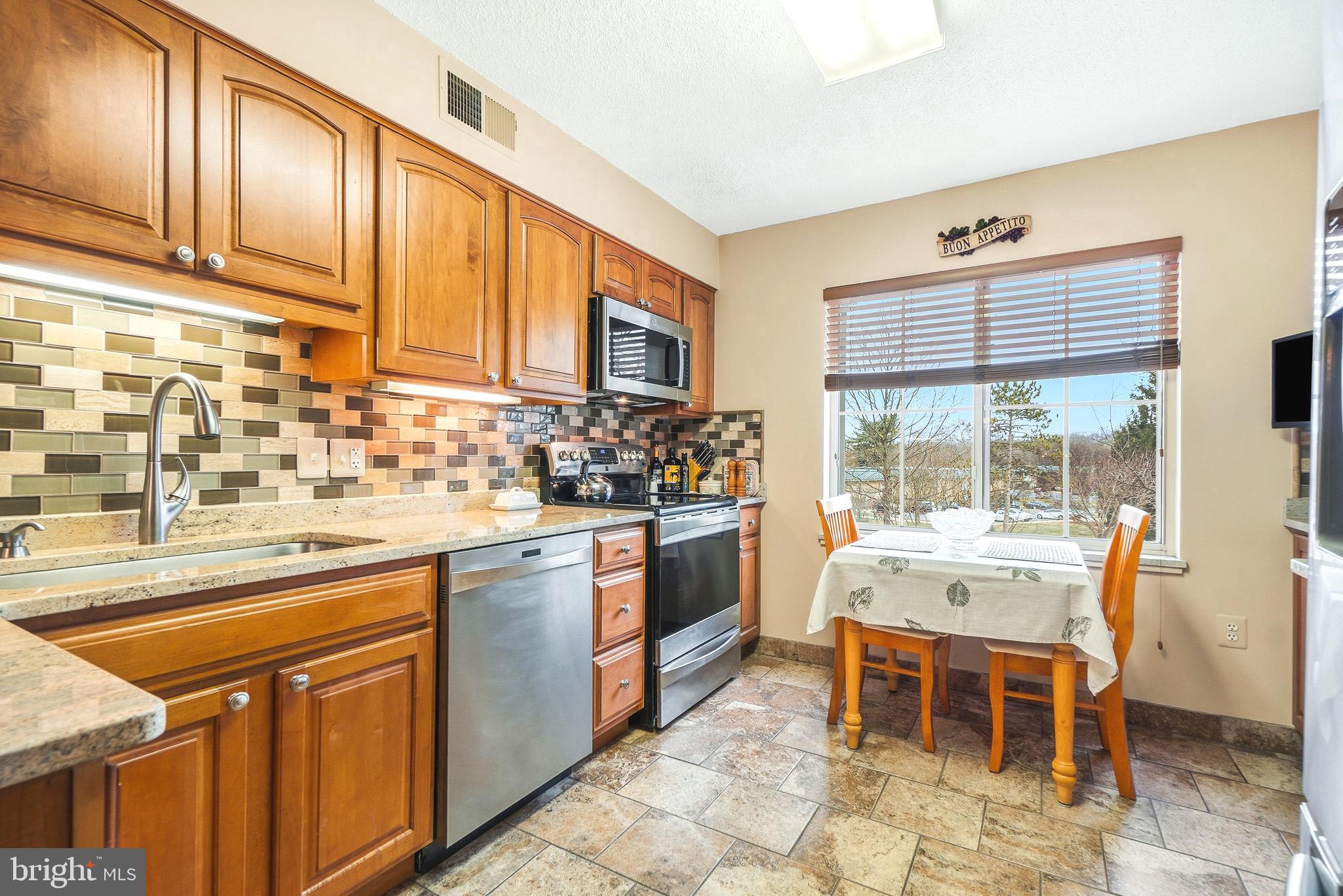 LEISURE WORLD - Residential