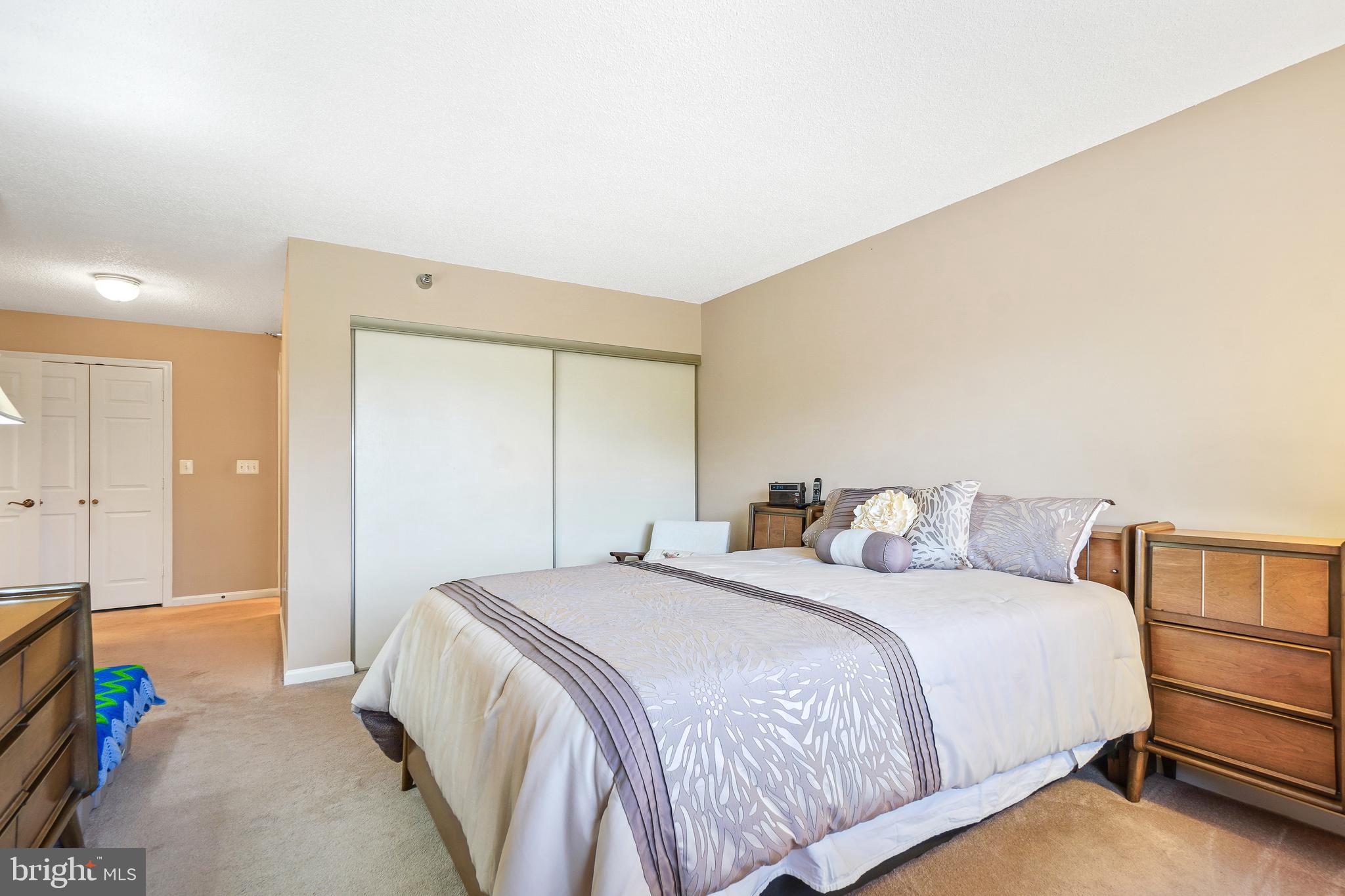 LEISURE WORLD - Residential