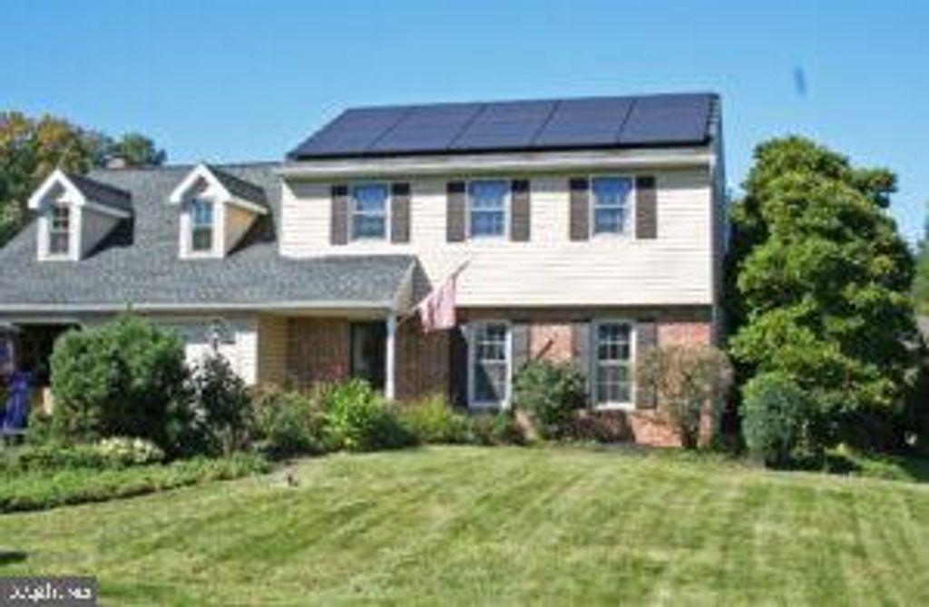 Photo of 408 Edgemont Drive, WILLOW STREET, PA 17584 (MLS # PALA2059232)