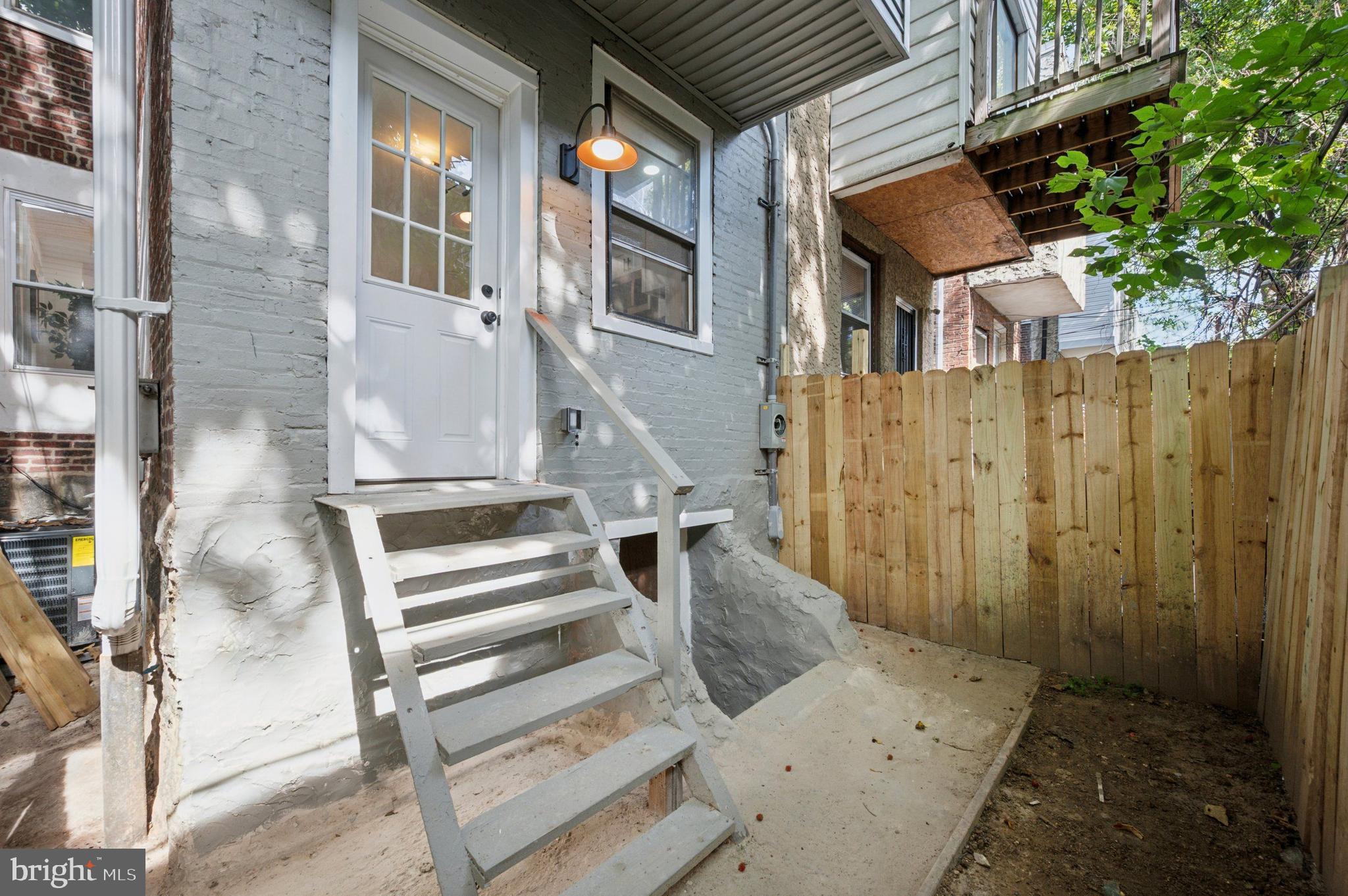 PHILADELPHIA (SOUTHWEST) - Residential