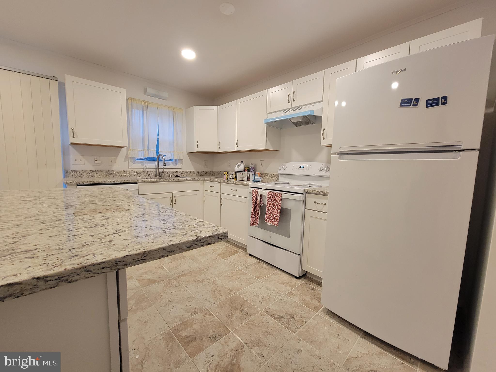 LA DOVA HEIGHTS - Residential