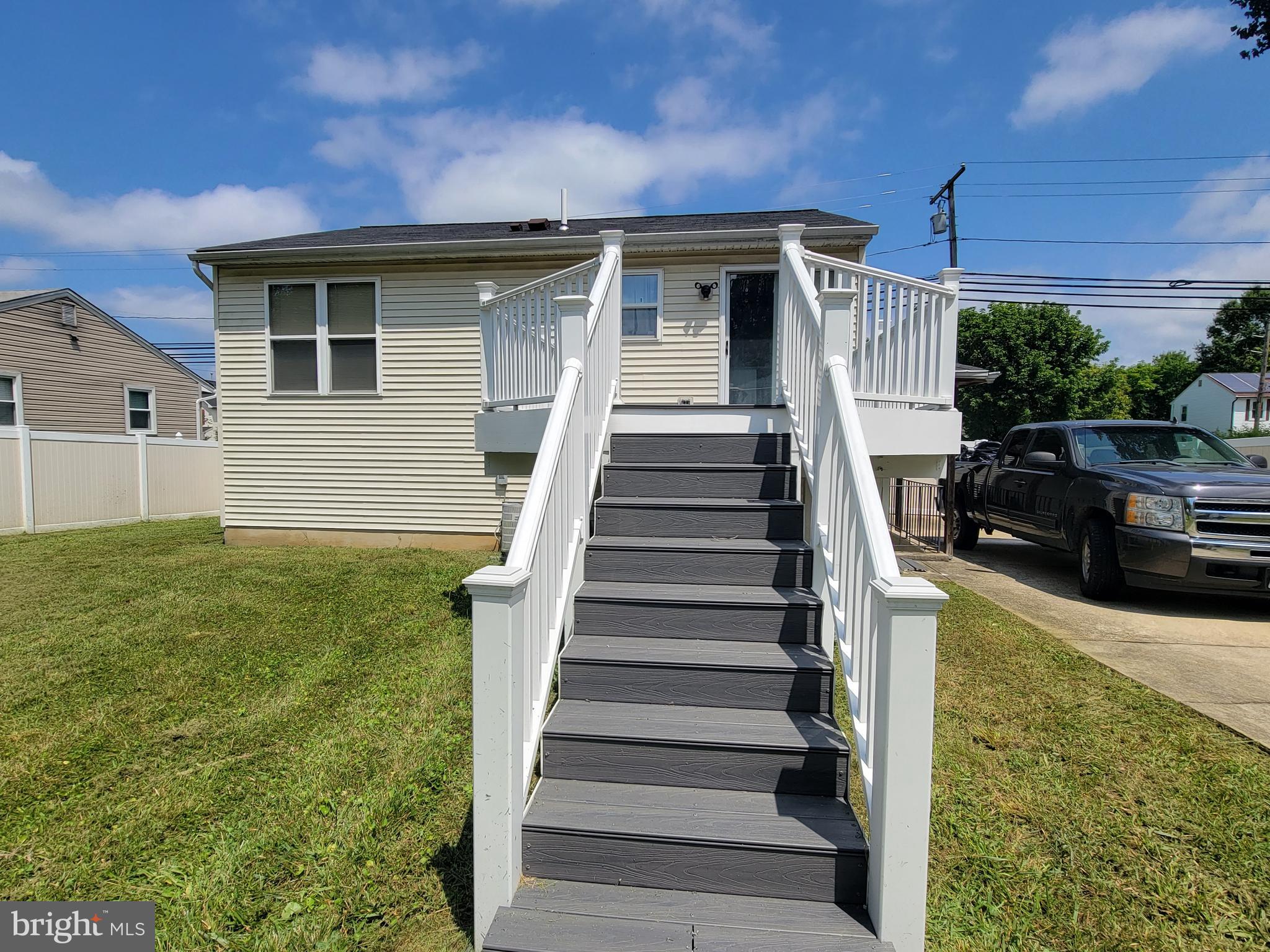 LA DOVA HEIGHTS - Residential