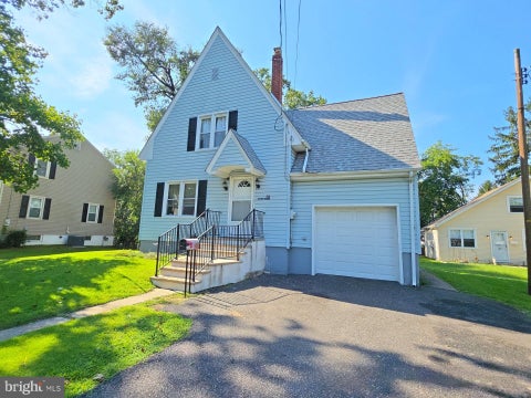 Homes For Sale - 85 Locust Avenue<br/> Salem County, PENNSVILLE, NJ 08070