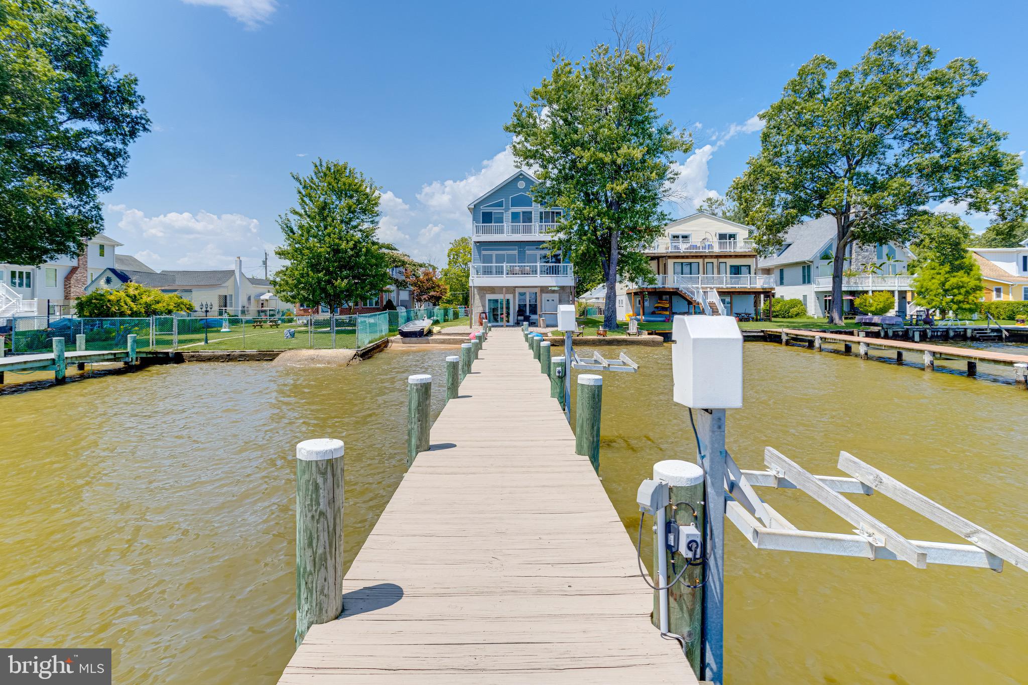 OLIVER BEACH - Residential