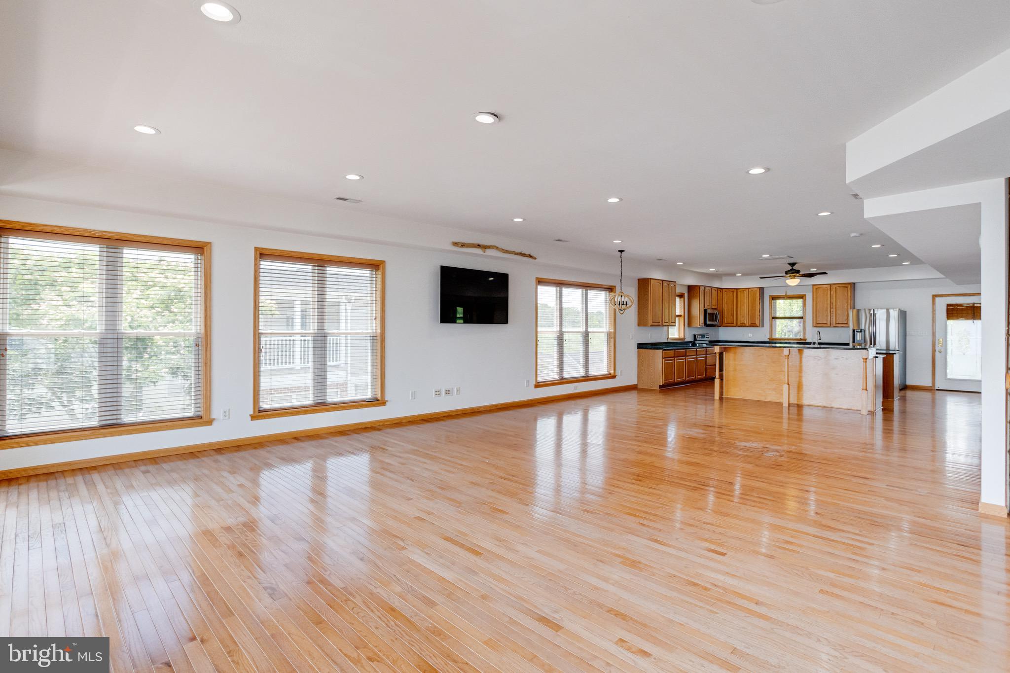 OLIVER BEACH - Residential