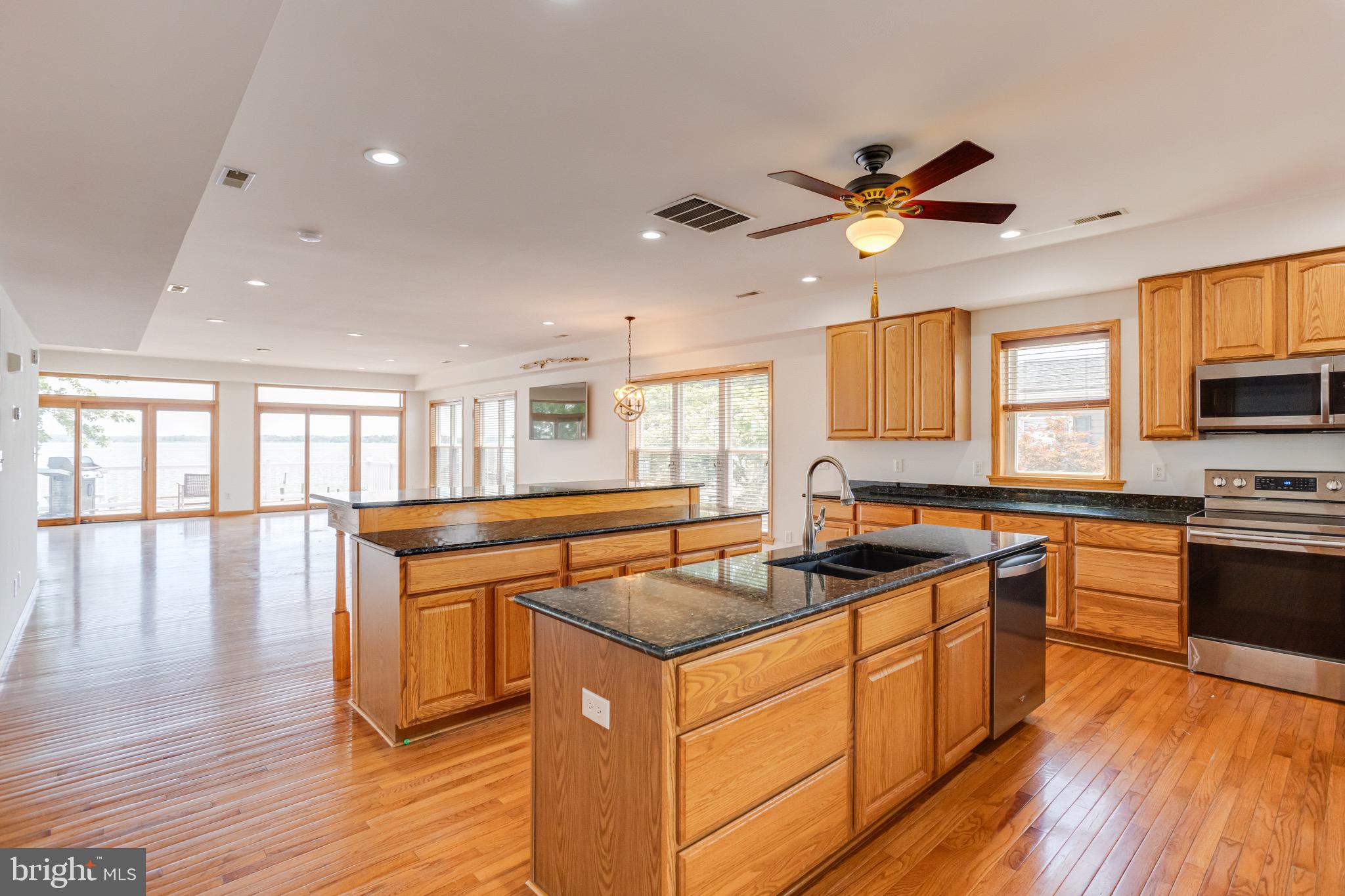 OLIVER BEACH - Residential