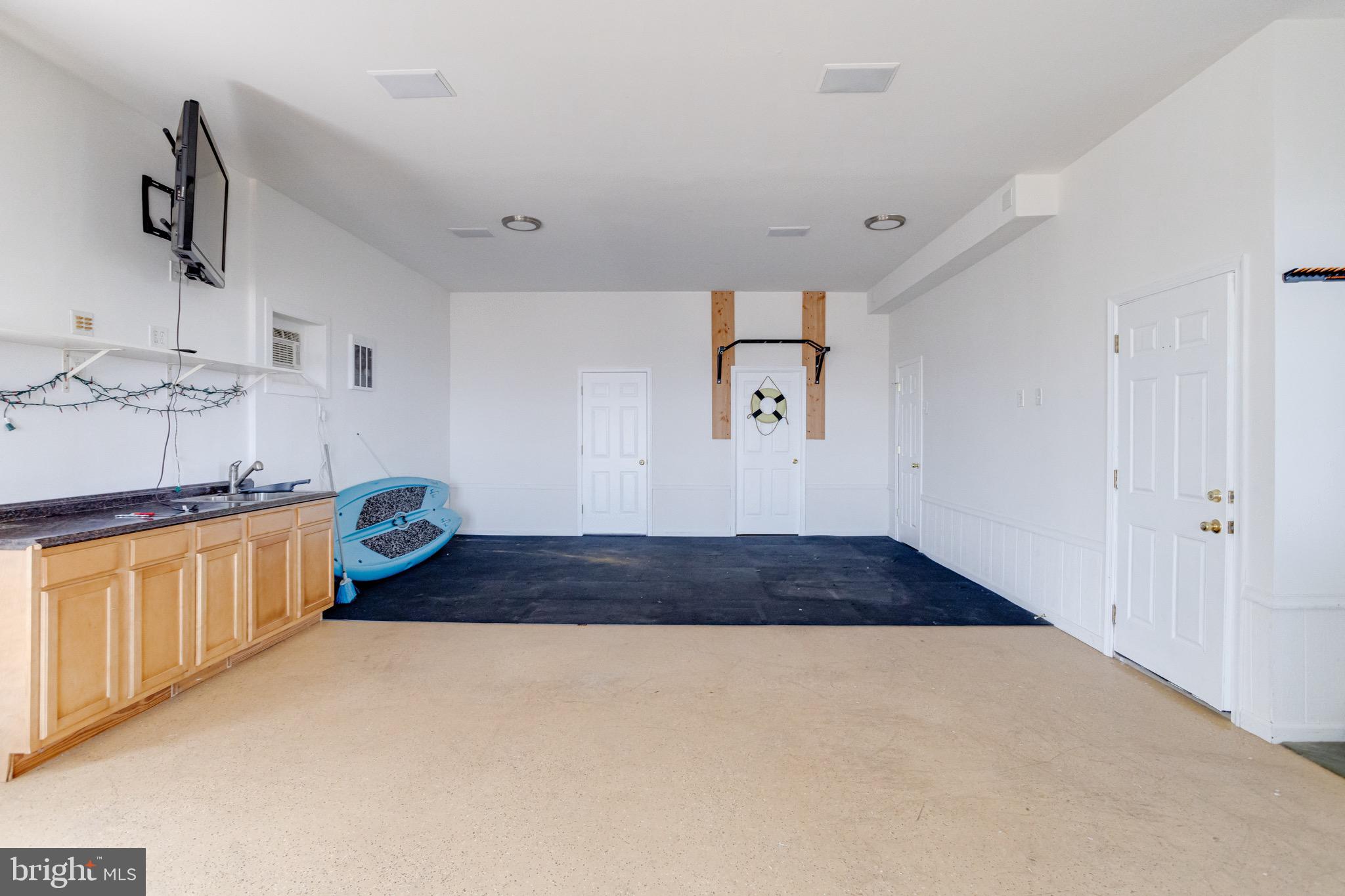 OLIVER BEACH - Residential