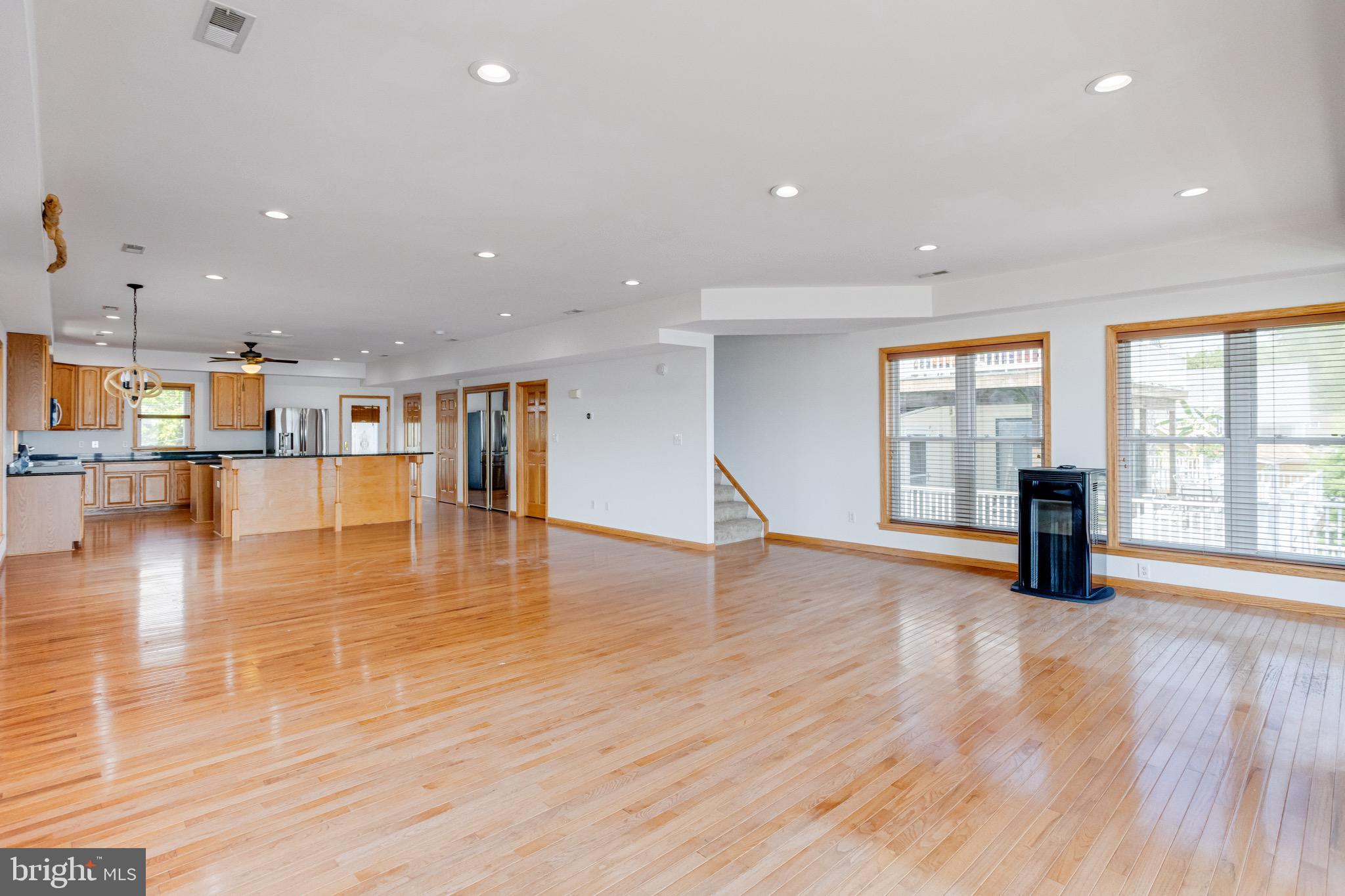 OLIVER BEACH - Residential