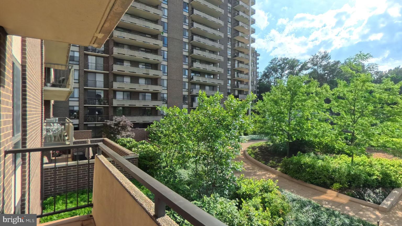 REGENCY AT MCLEAN - Residential Lease