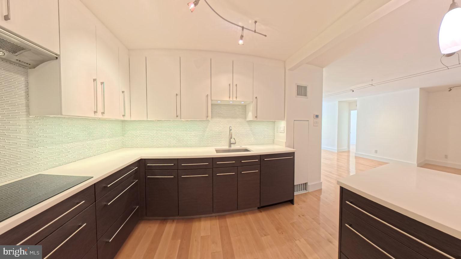 REGENCY AT MCLEAN - Residential Lease