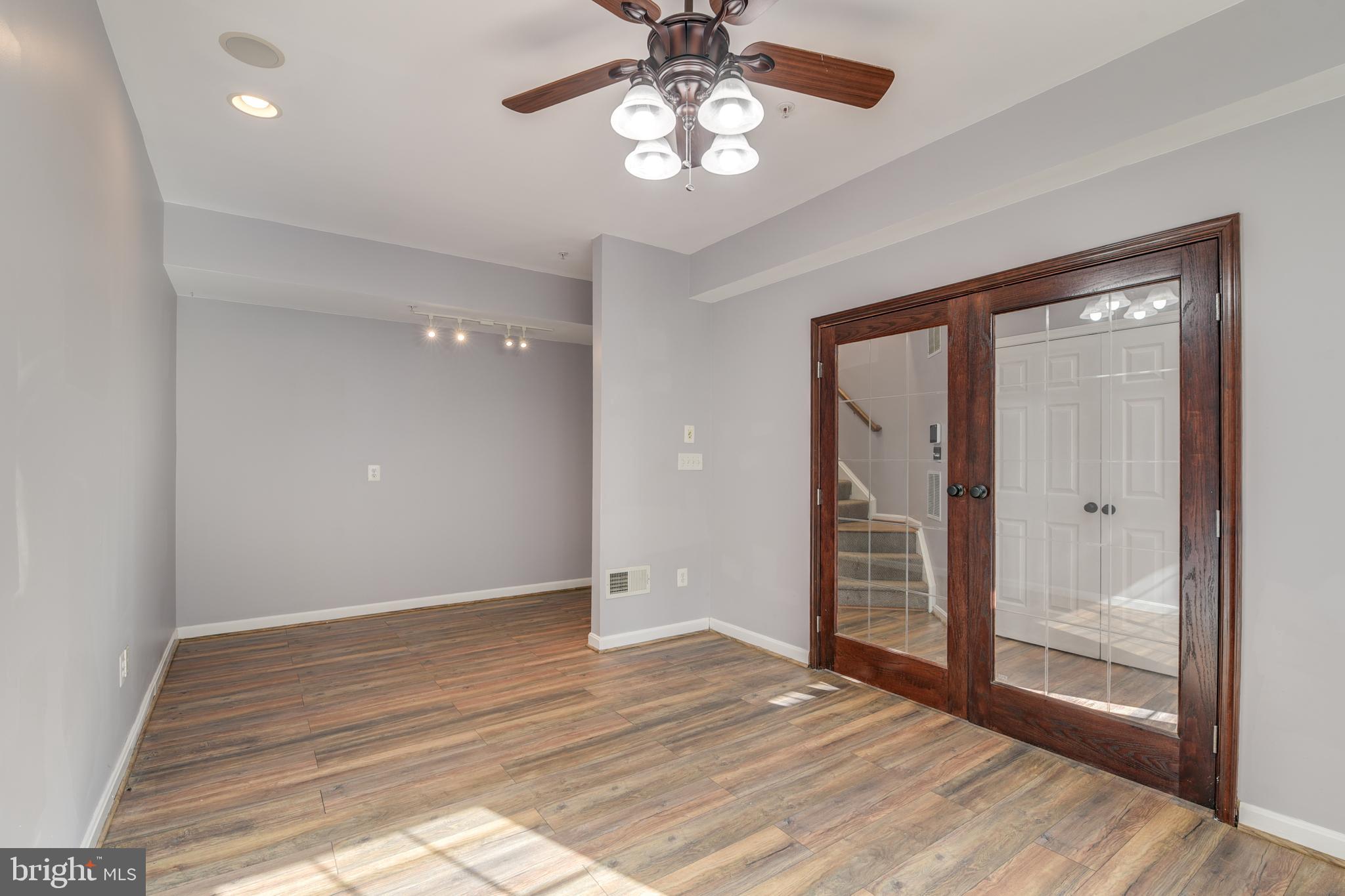 RETREAT AT FAIRWOOD TOWN - Residential