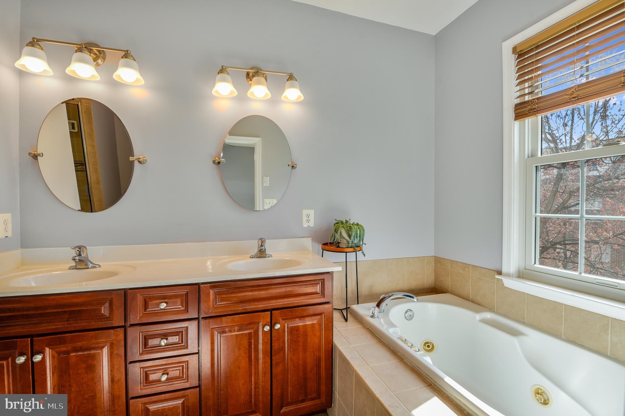 RETREAT AT FAIRWOOD TOWN - Residential