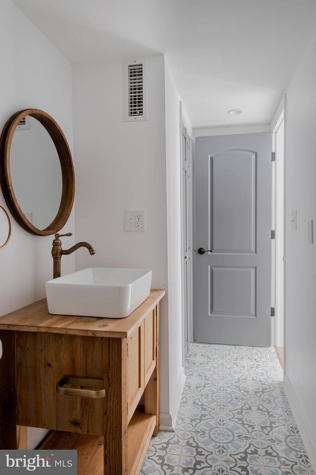 LAKE MEADE - Residential