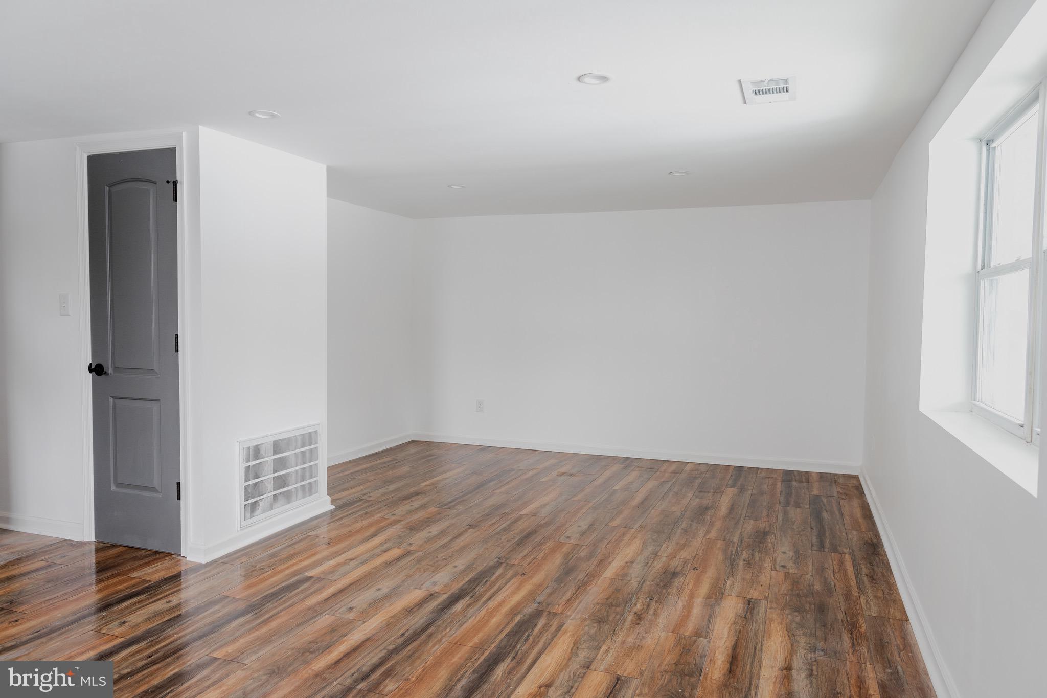 LAKE MEADE - Residential