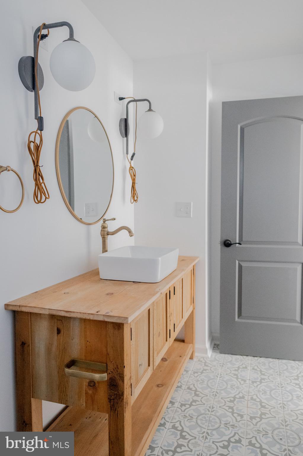 LAKE MEADE - Residential