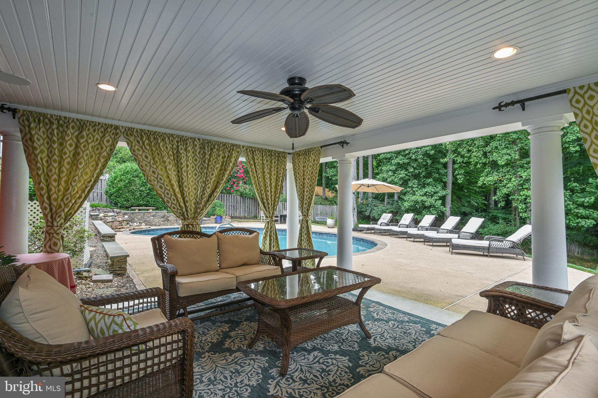 LANGLEY OAKS - Residential