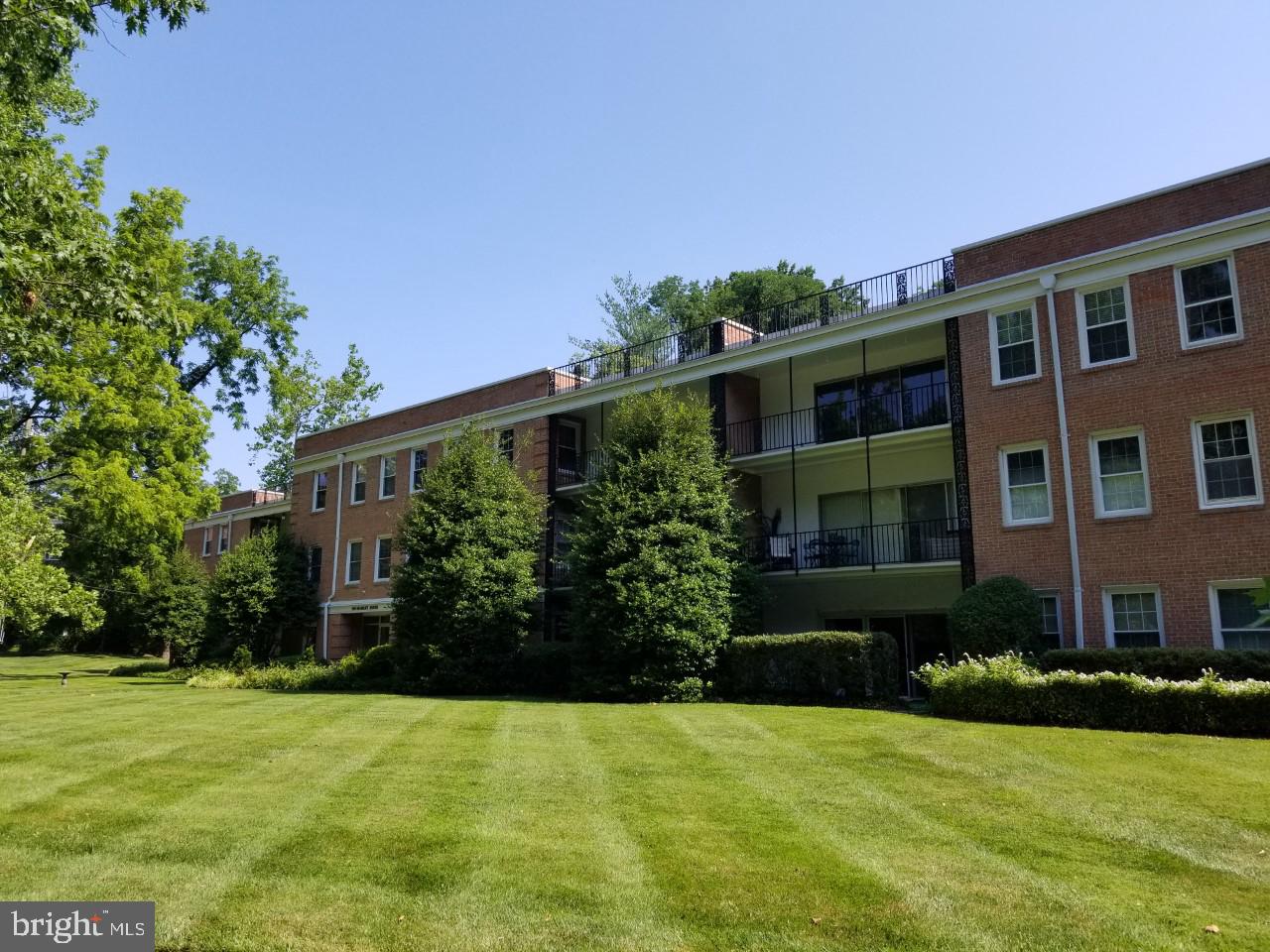 HAMLET HOUSE - Residential Lease