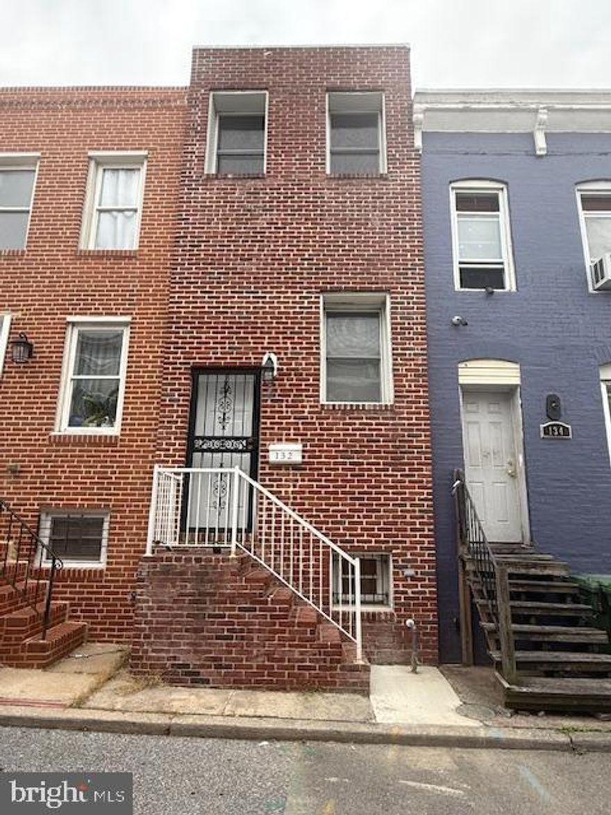 Completely renovated interior townhome. Features include 2-bedrooms-2.5 bathrooms=granite counter tops in kitchen, and recessed lighting. Lower level family room with full bath and separate laundry room with washer and dryer, hardwood on main level, carpet on upper level, lower level title. Walking distance to Patterson Park.