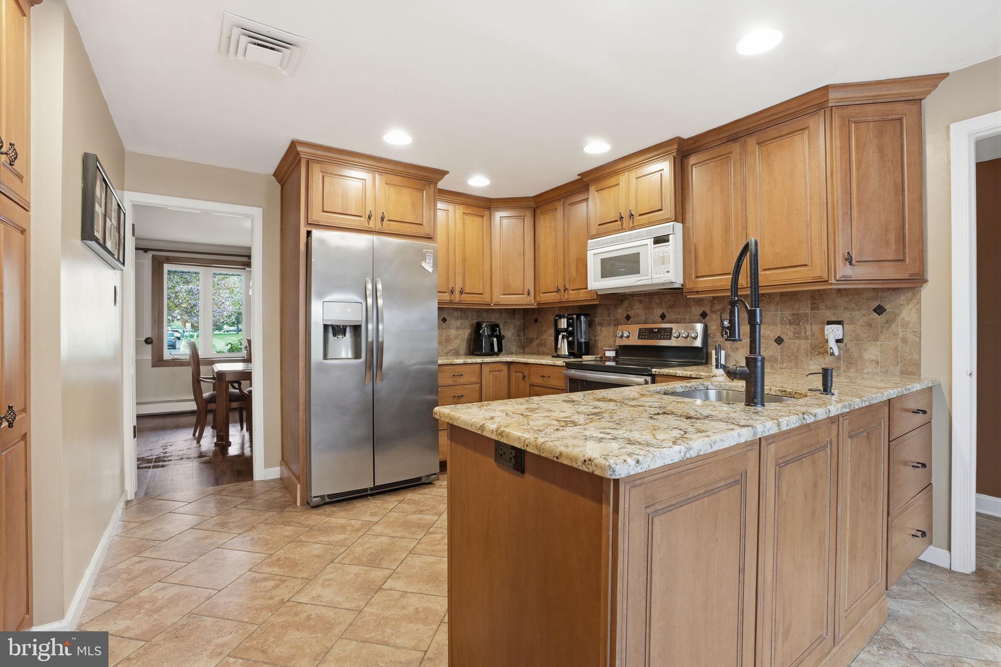 WINDMILL VIL WEST - Residential