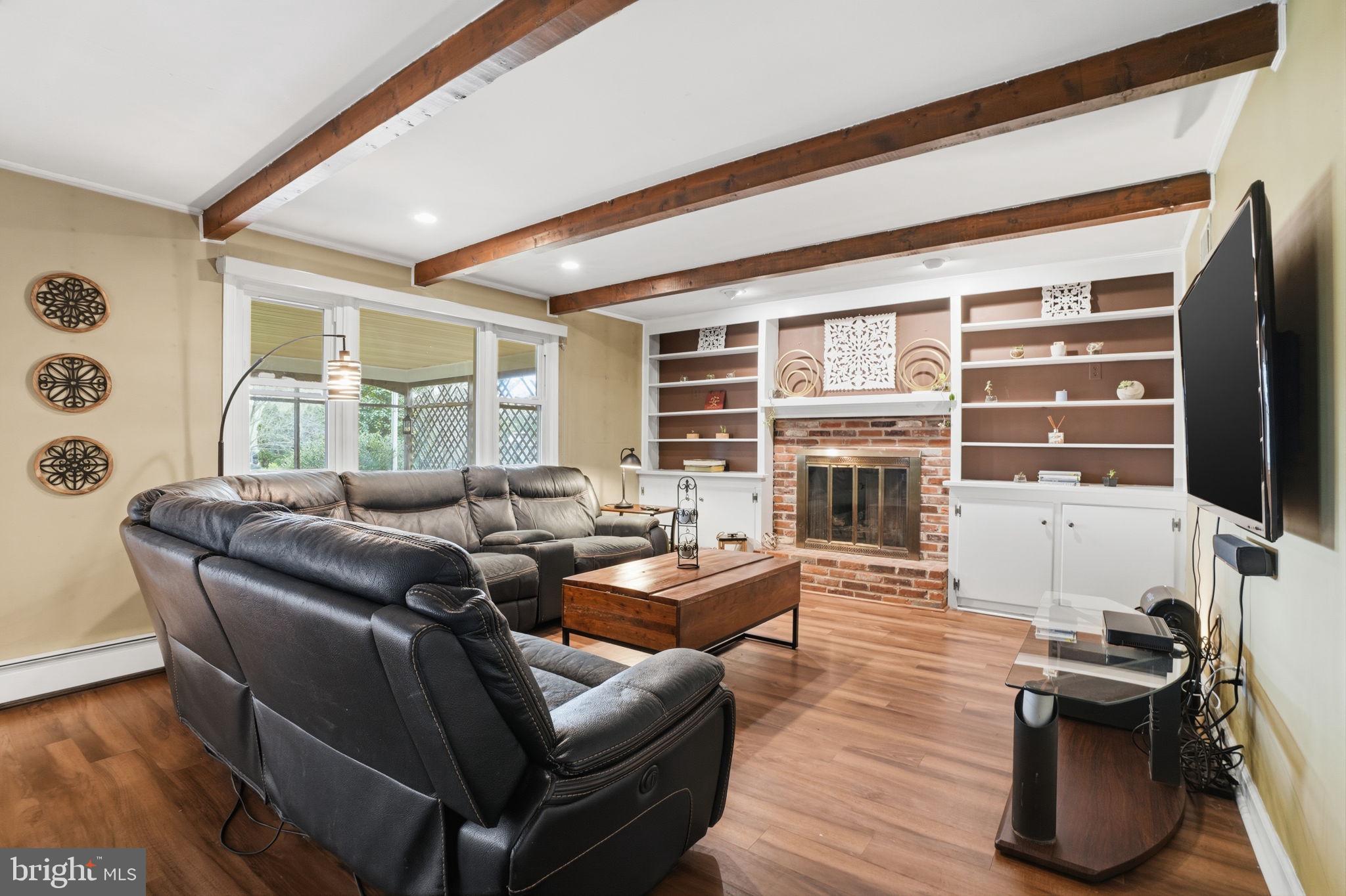 WINDMILL VIL WEST - Residential