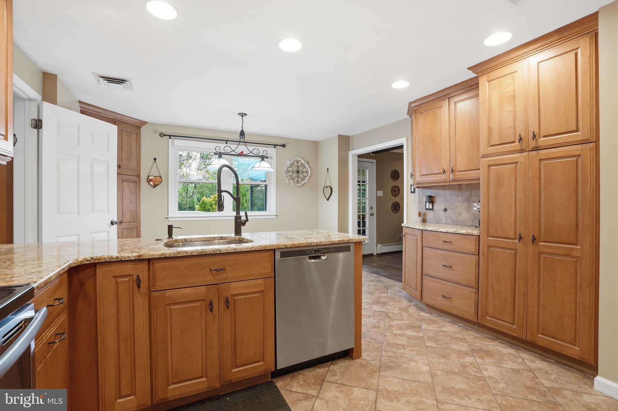 WINDMILL VIL WEST - Residential