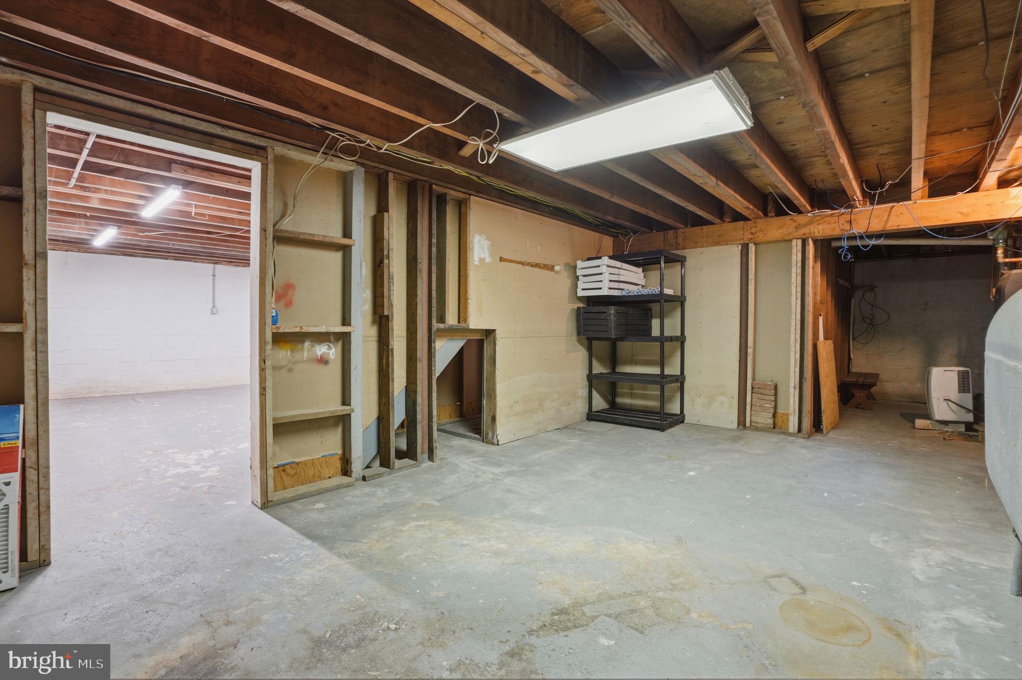 WINDMILL VIL WEST - Residential