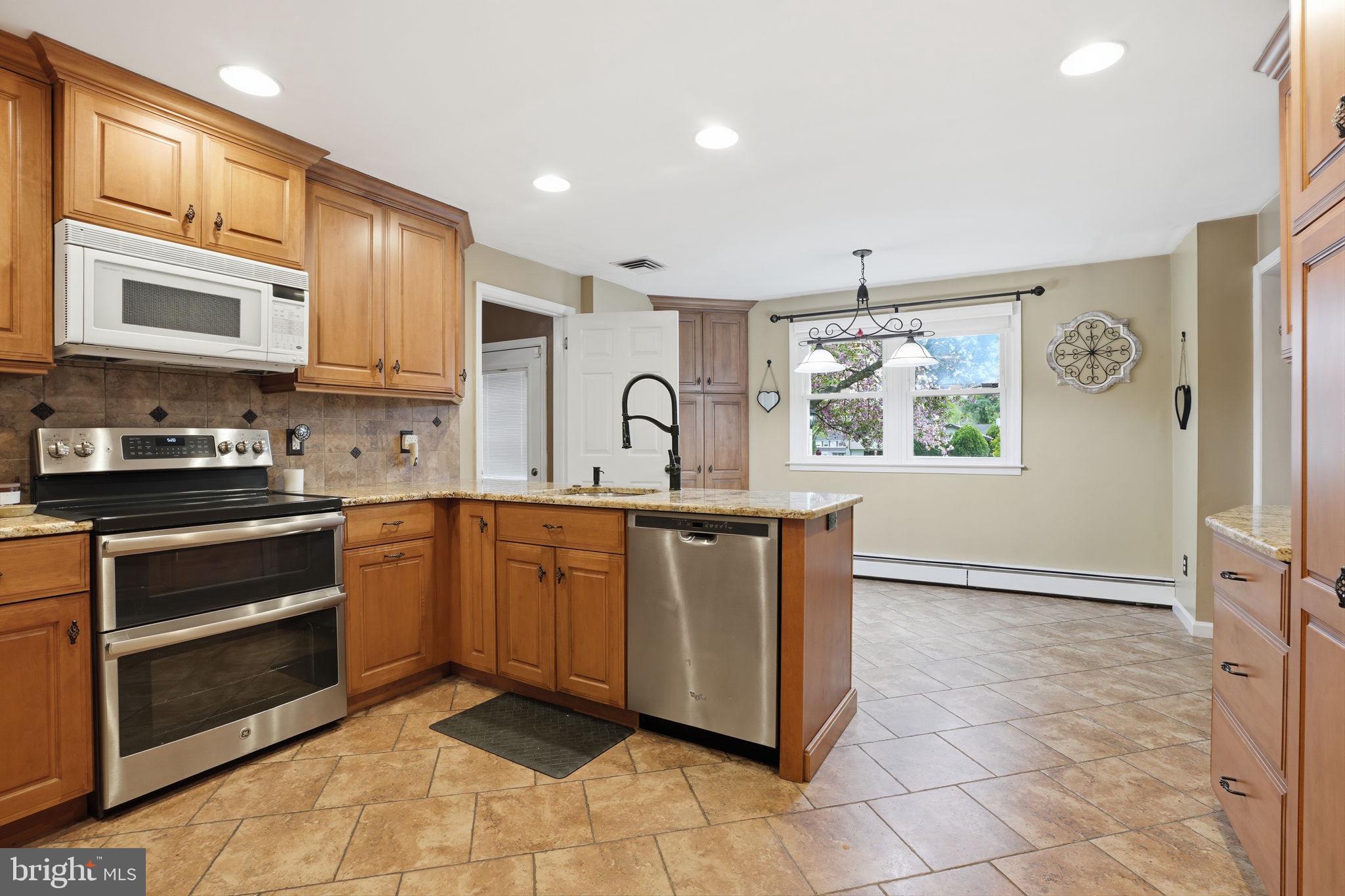 WINDMILL VIL WEST - Residential