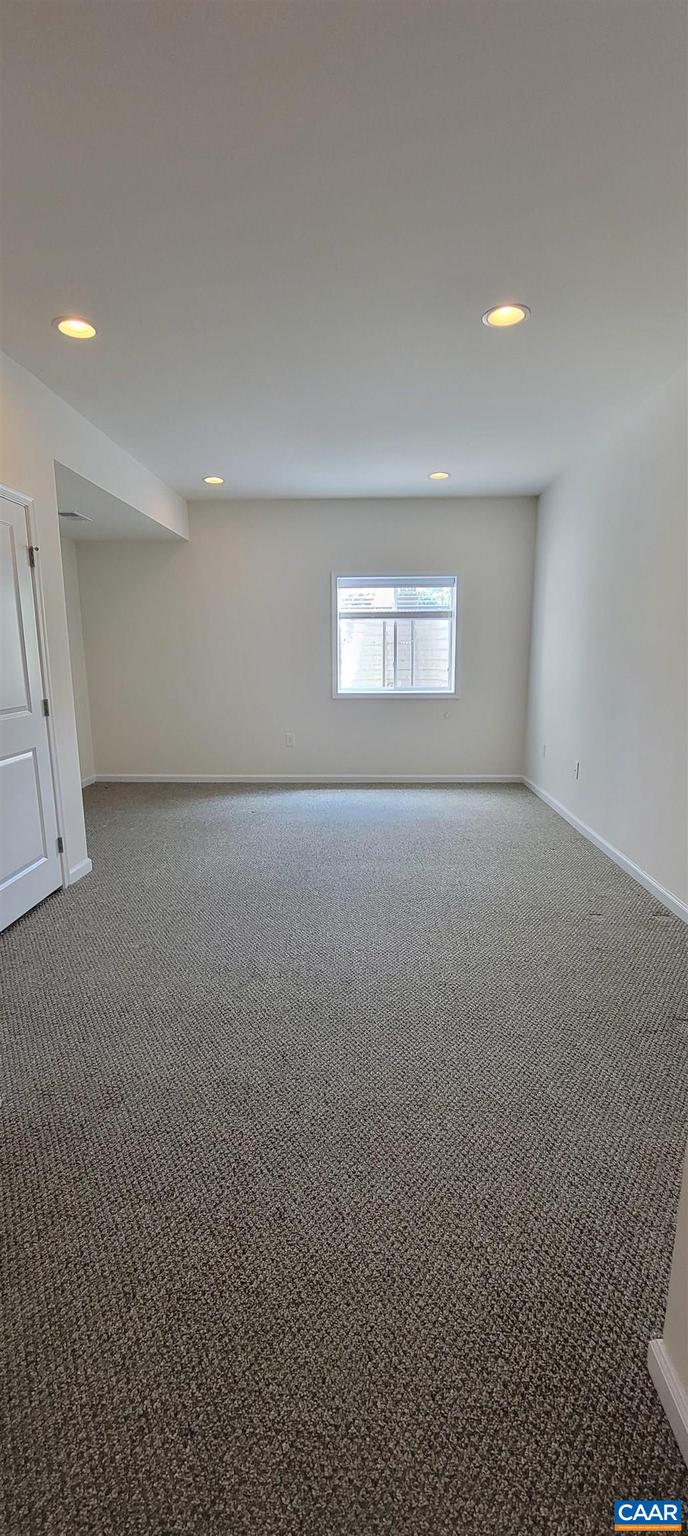 WICKHAM POND - Residential Lease