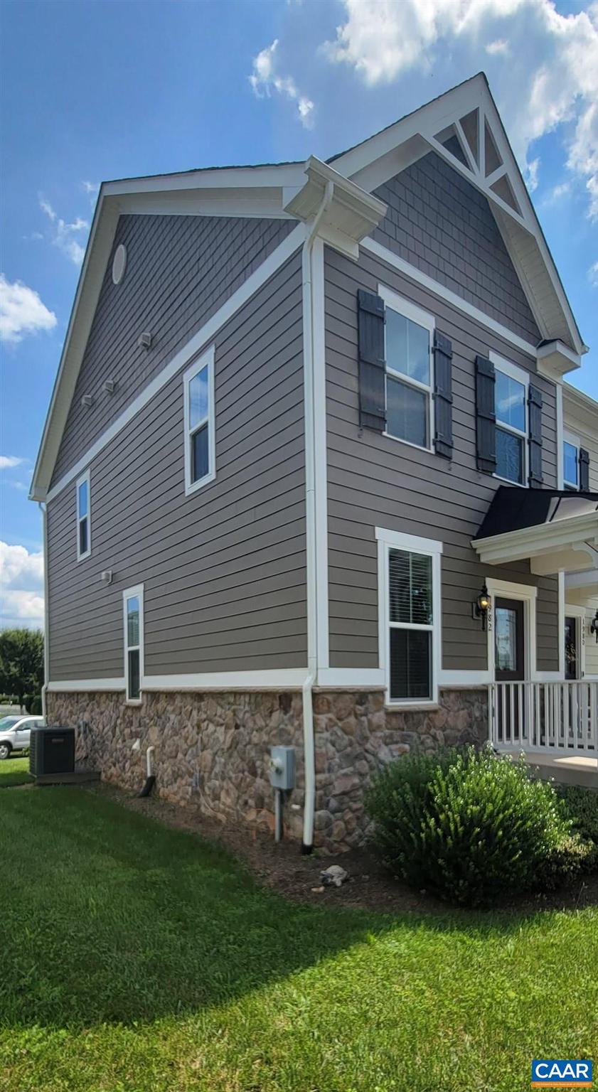 WICKHAM POND - Residential Lease