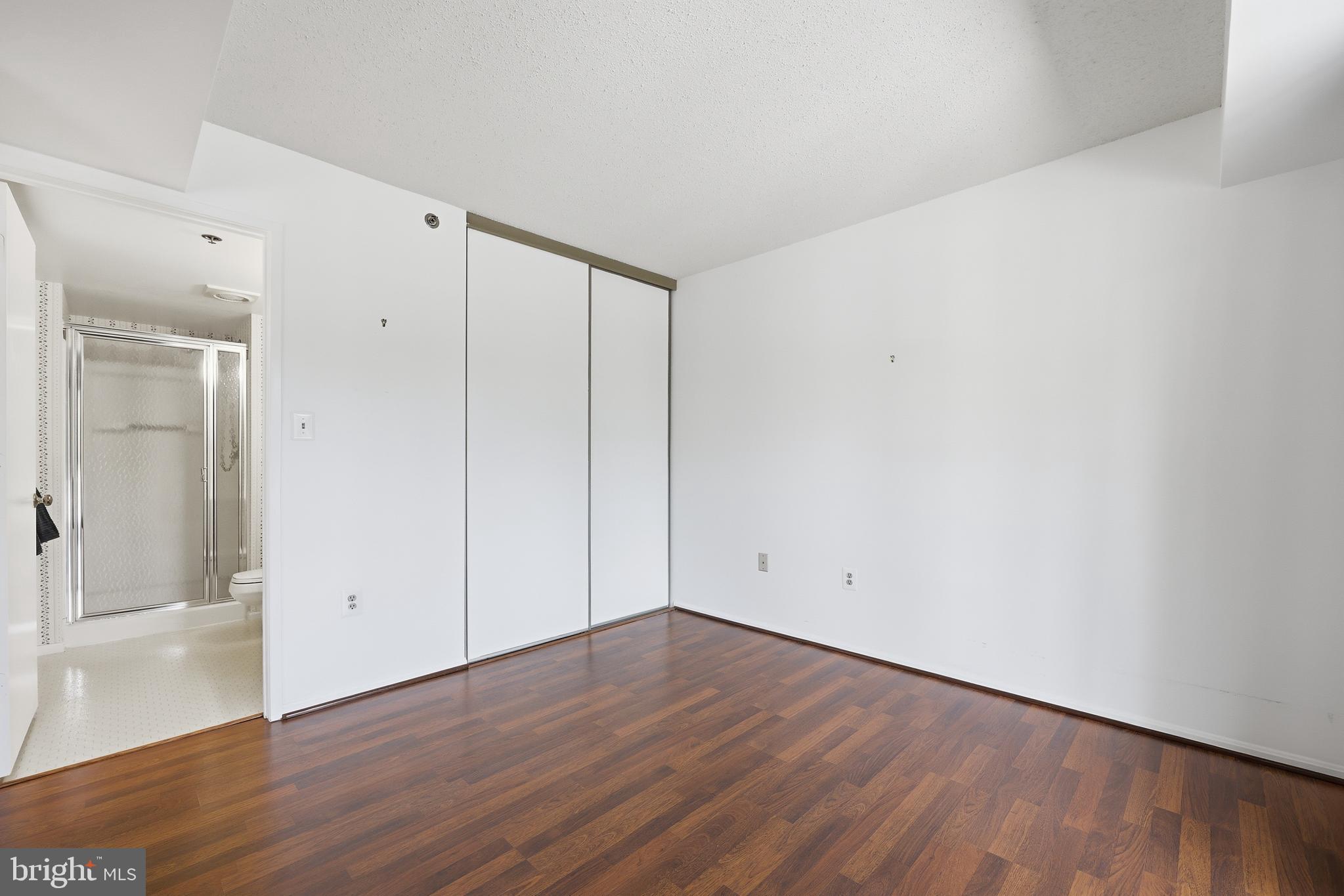 LEISURE WORLD - Residential