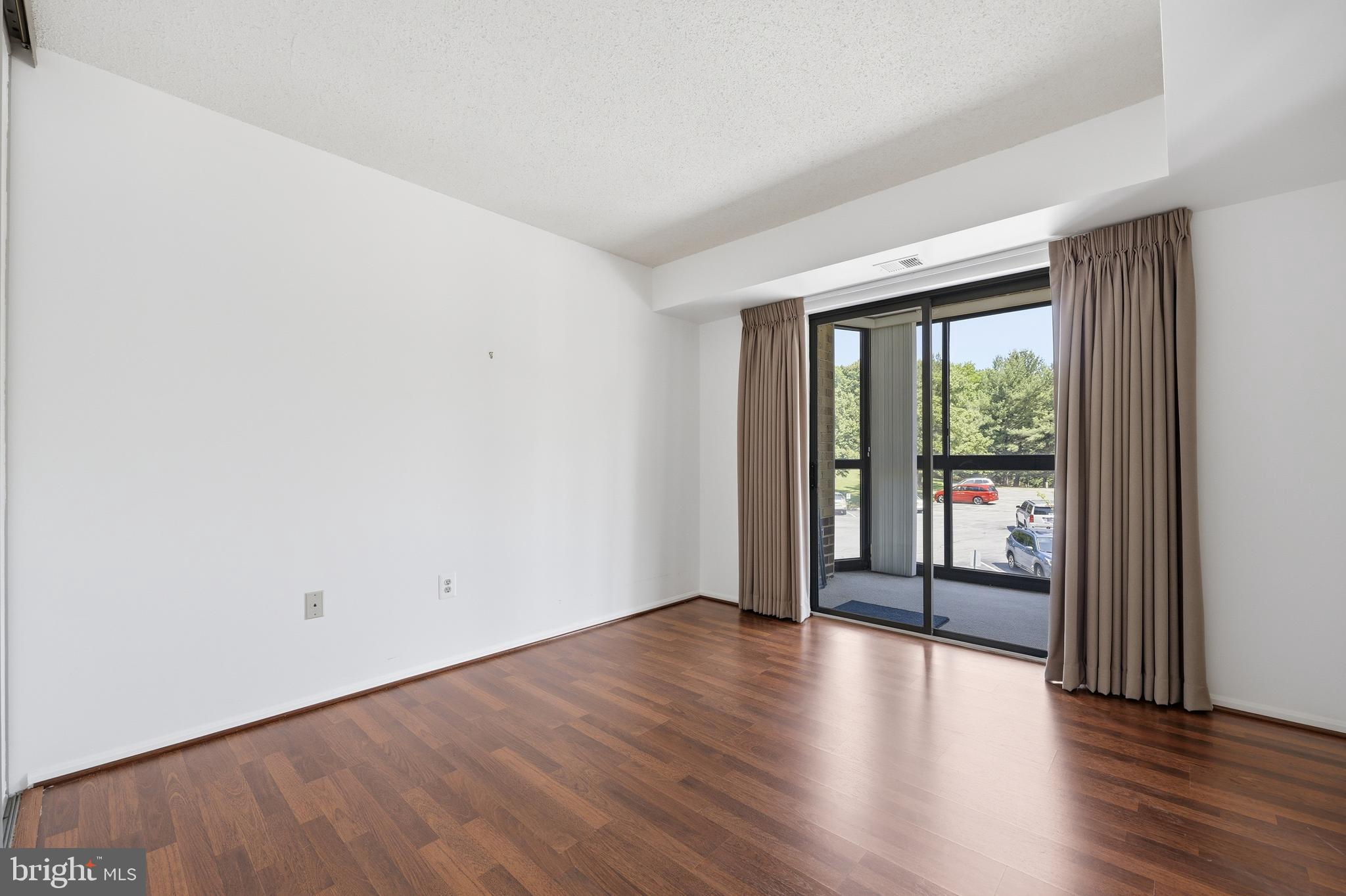 LEISURE WORLD - Residential