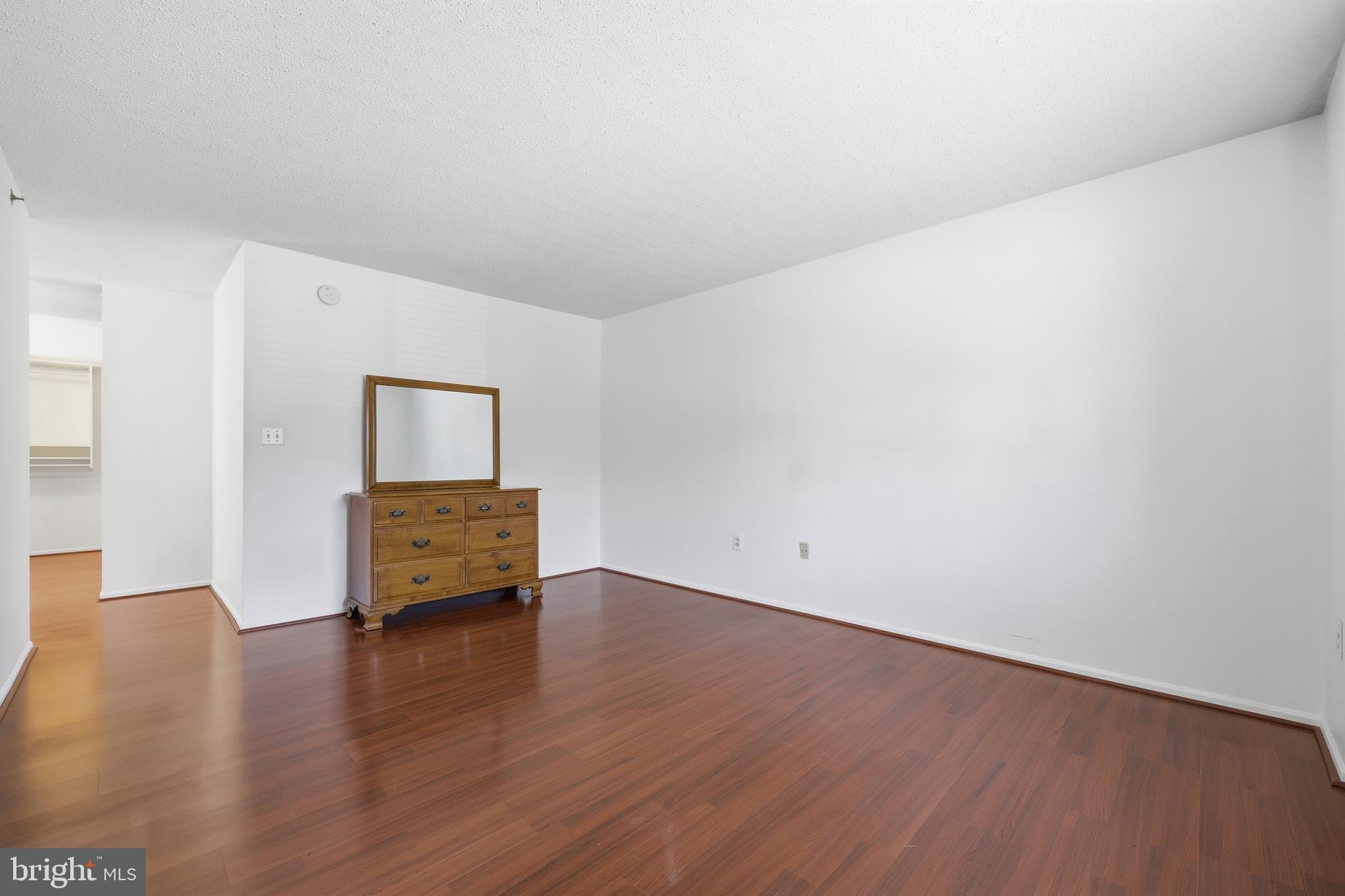 LEISURE WORLD - Residential