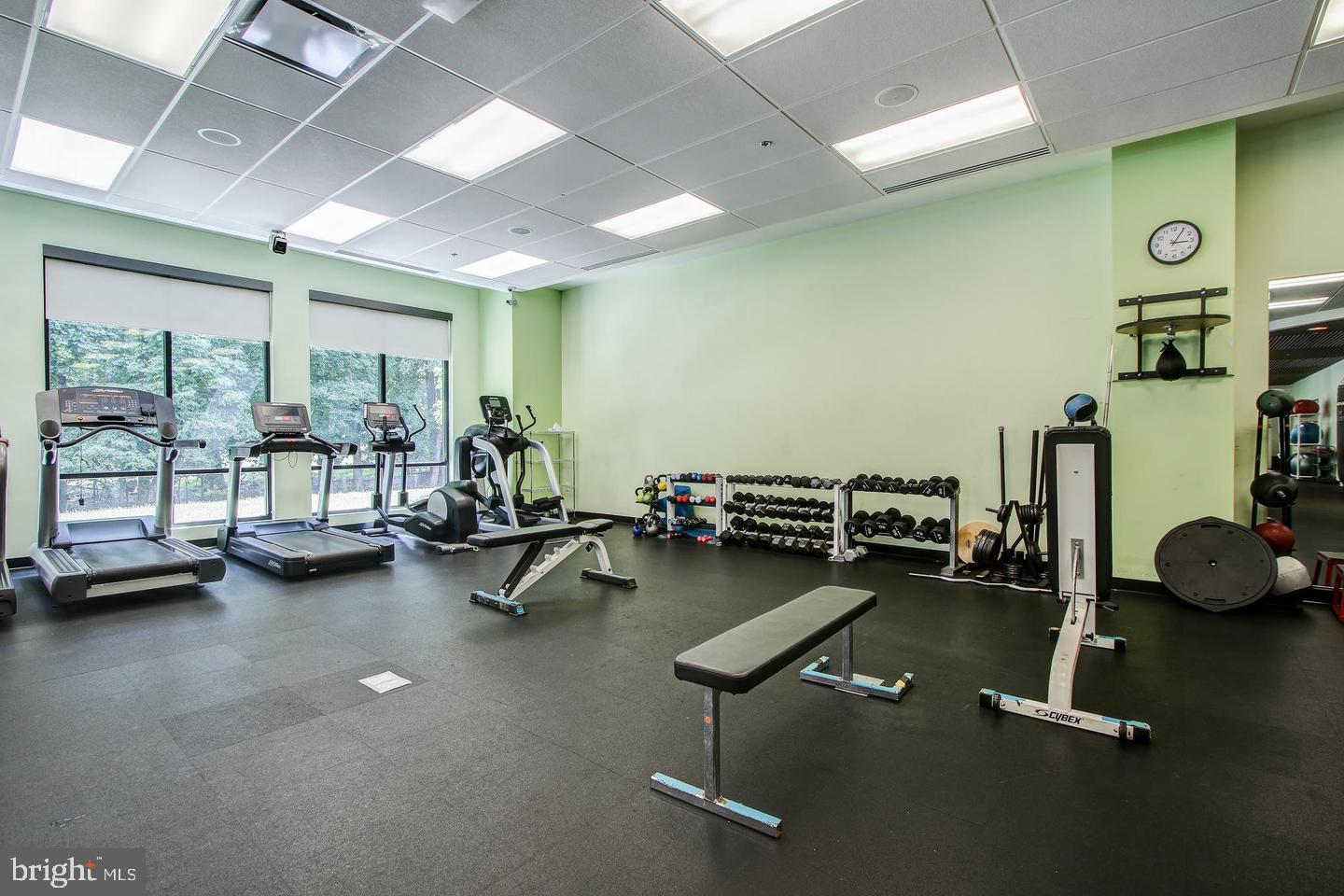 LEISURE WORLD - Residential