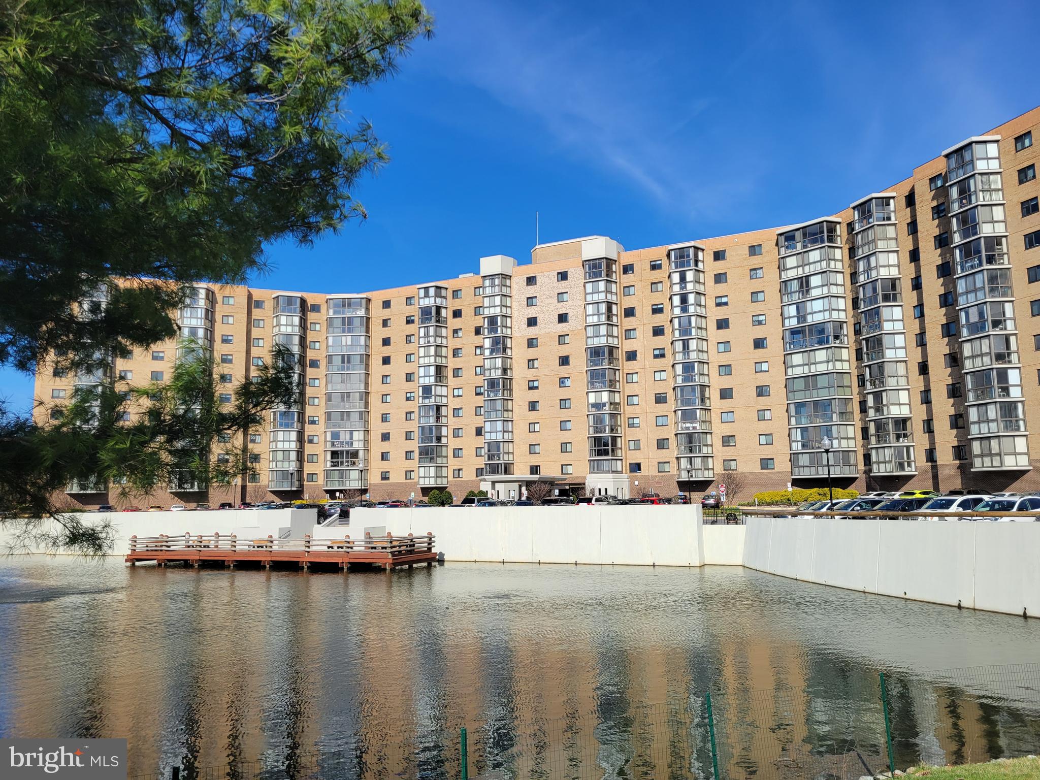 LEISURE WORLD - Residential