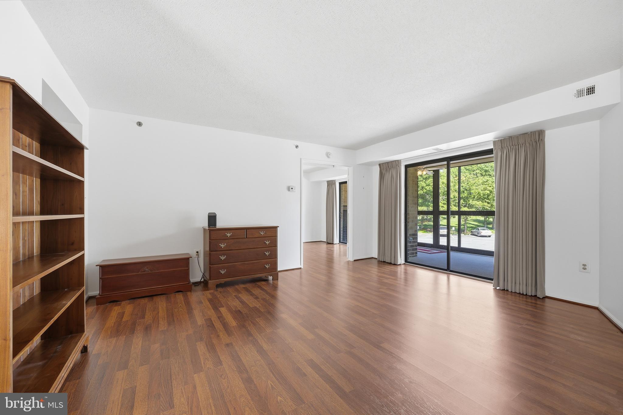 LEISURE WORLD - Residential