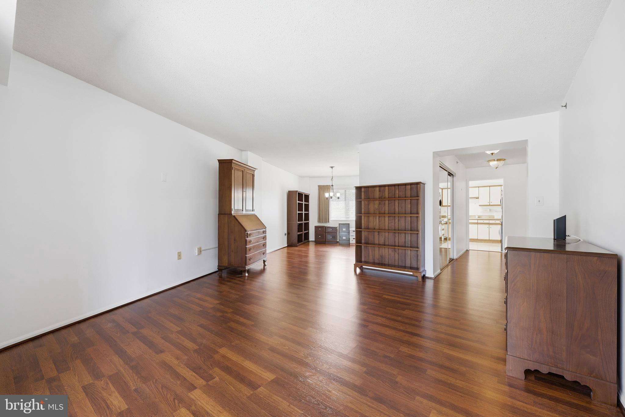 LEISURE WORLD - Residential