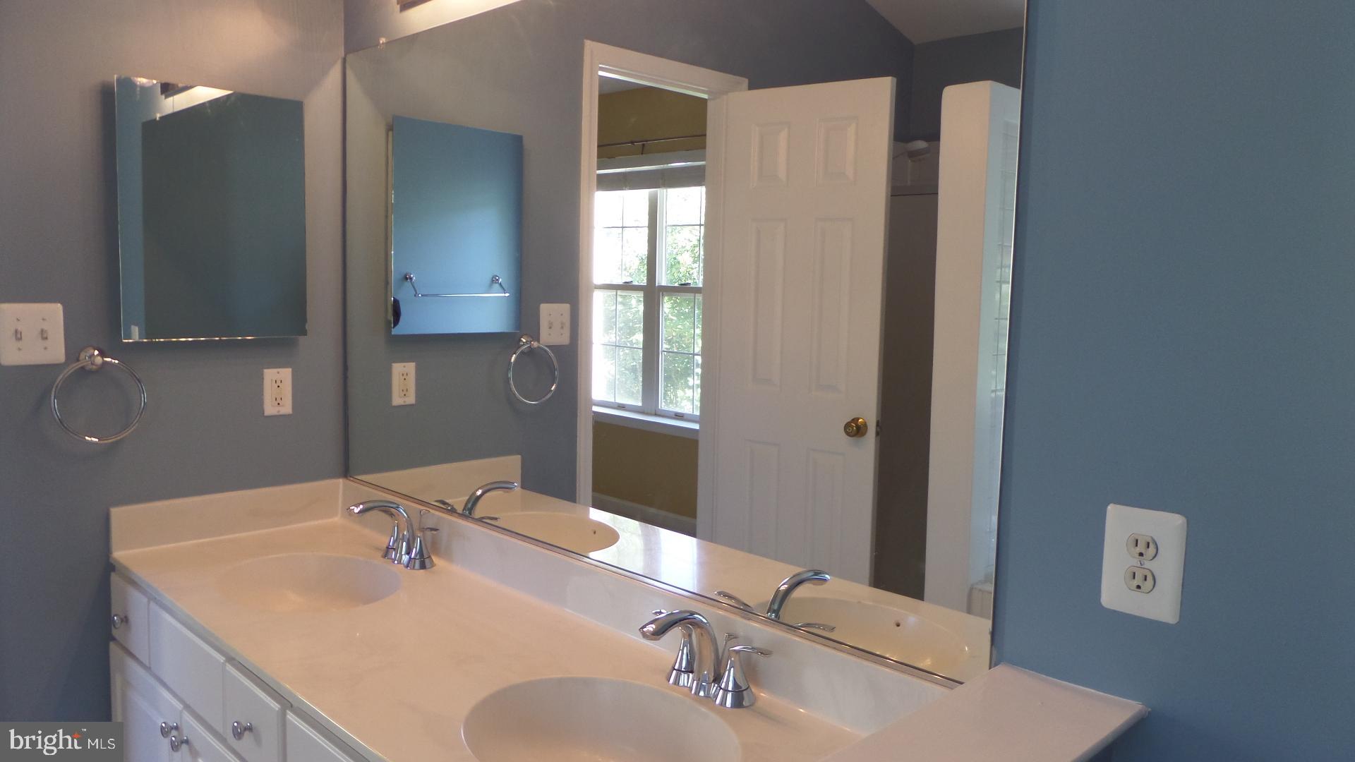 KINGSTOWNE - Residential Lease