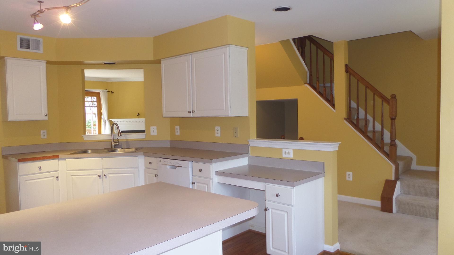 KINGSTOWNE - Residential Lease