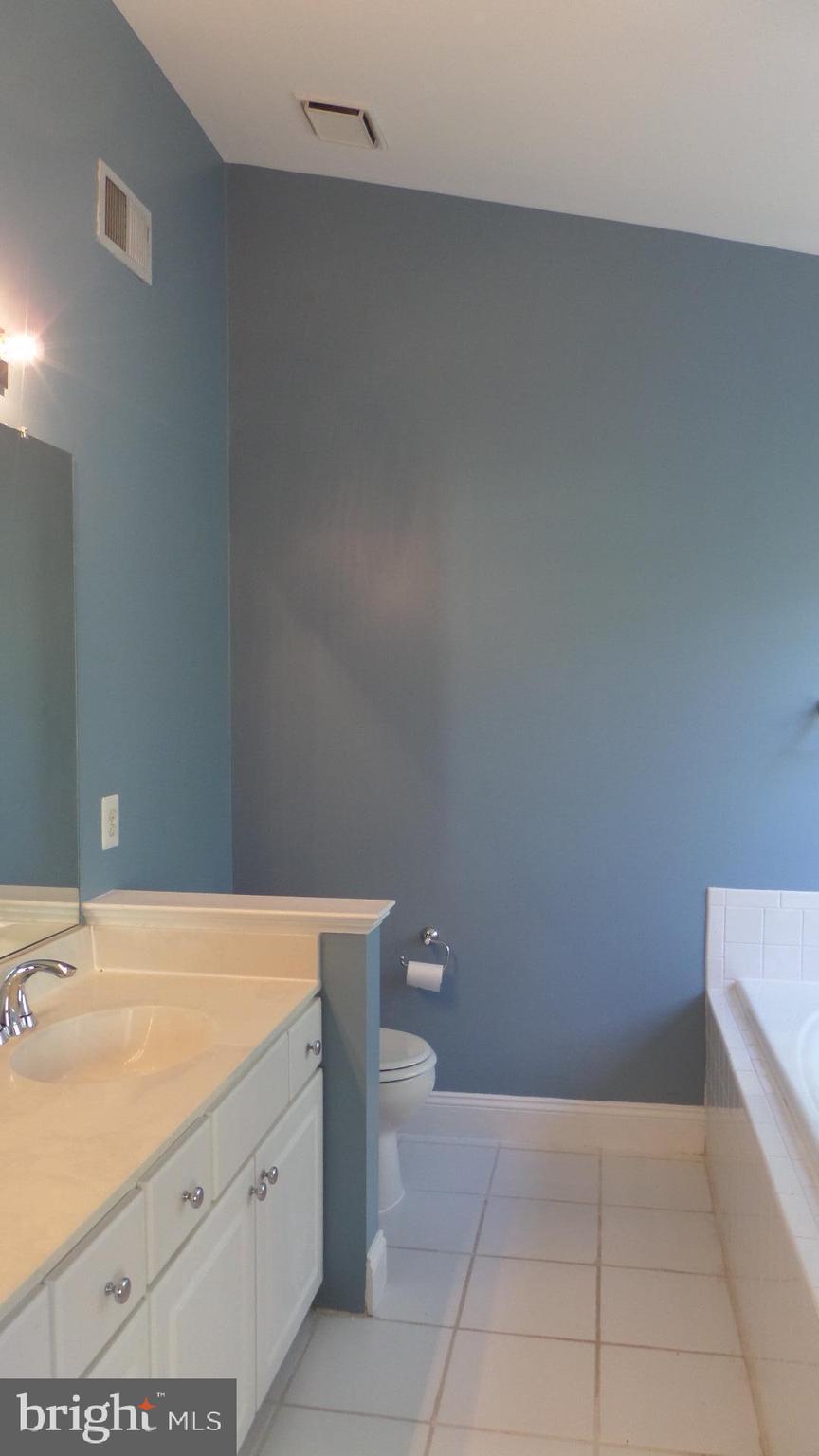 KINGSTOWNE - Residential Lease