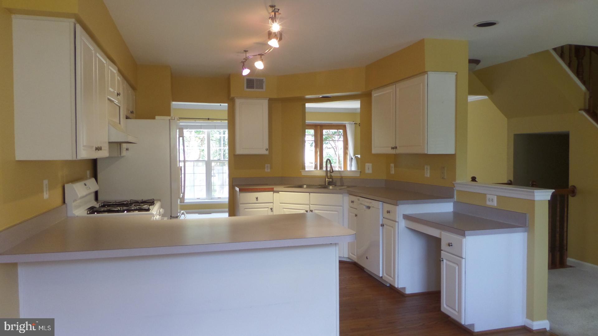 KINGSTOWNE - Residential Lease