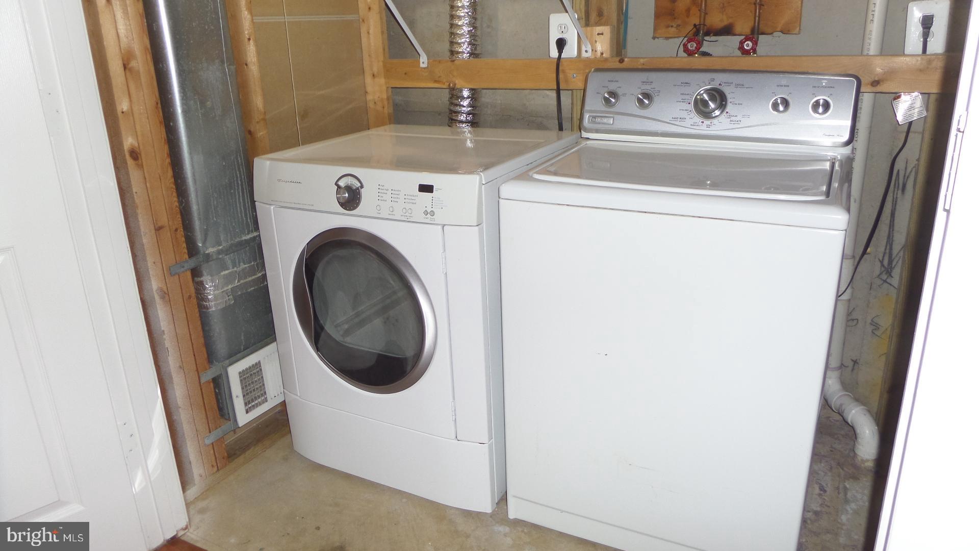 KINGSTOWNE - Residential Lease