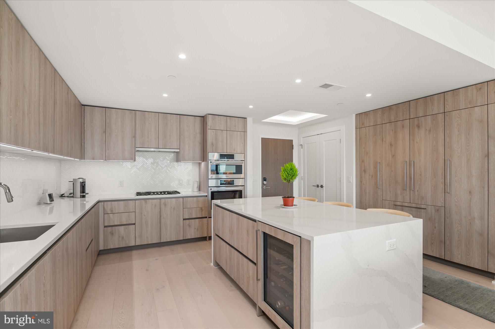 ALEXANDRIA - Residential