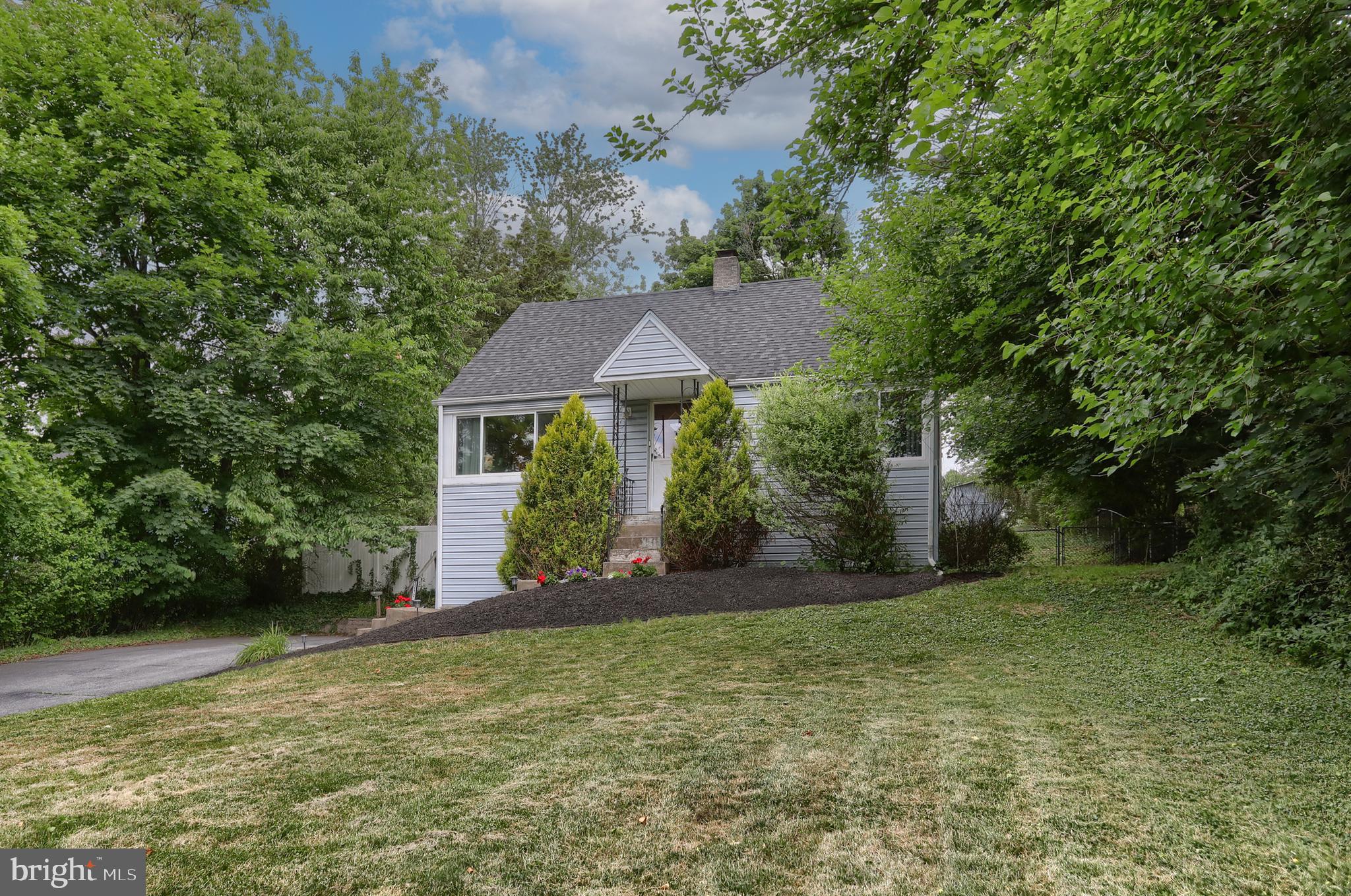 5212 EARL DRIVE