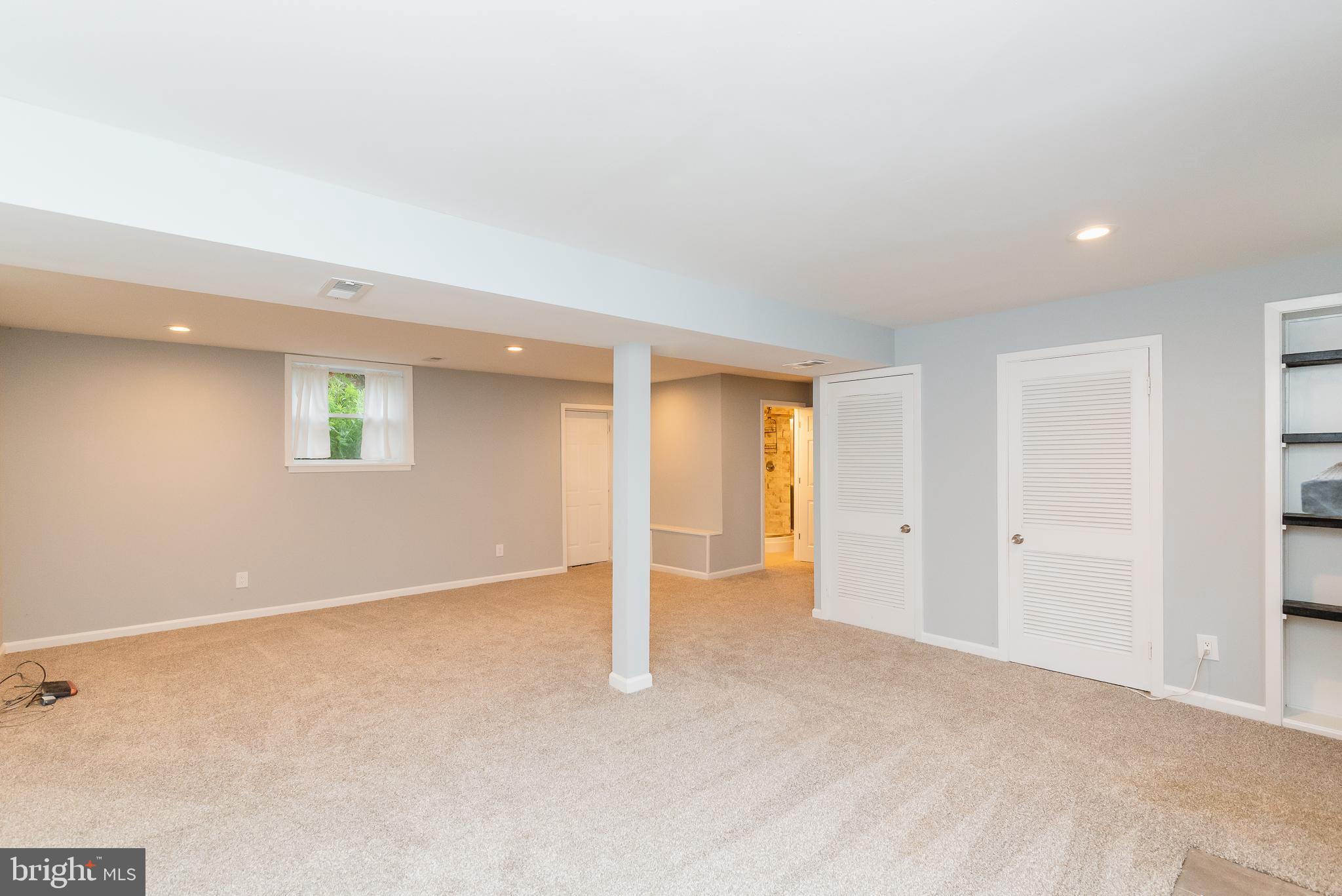 MUNSON HEIGHTS - Residential